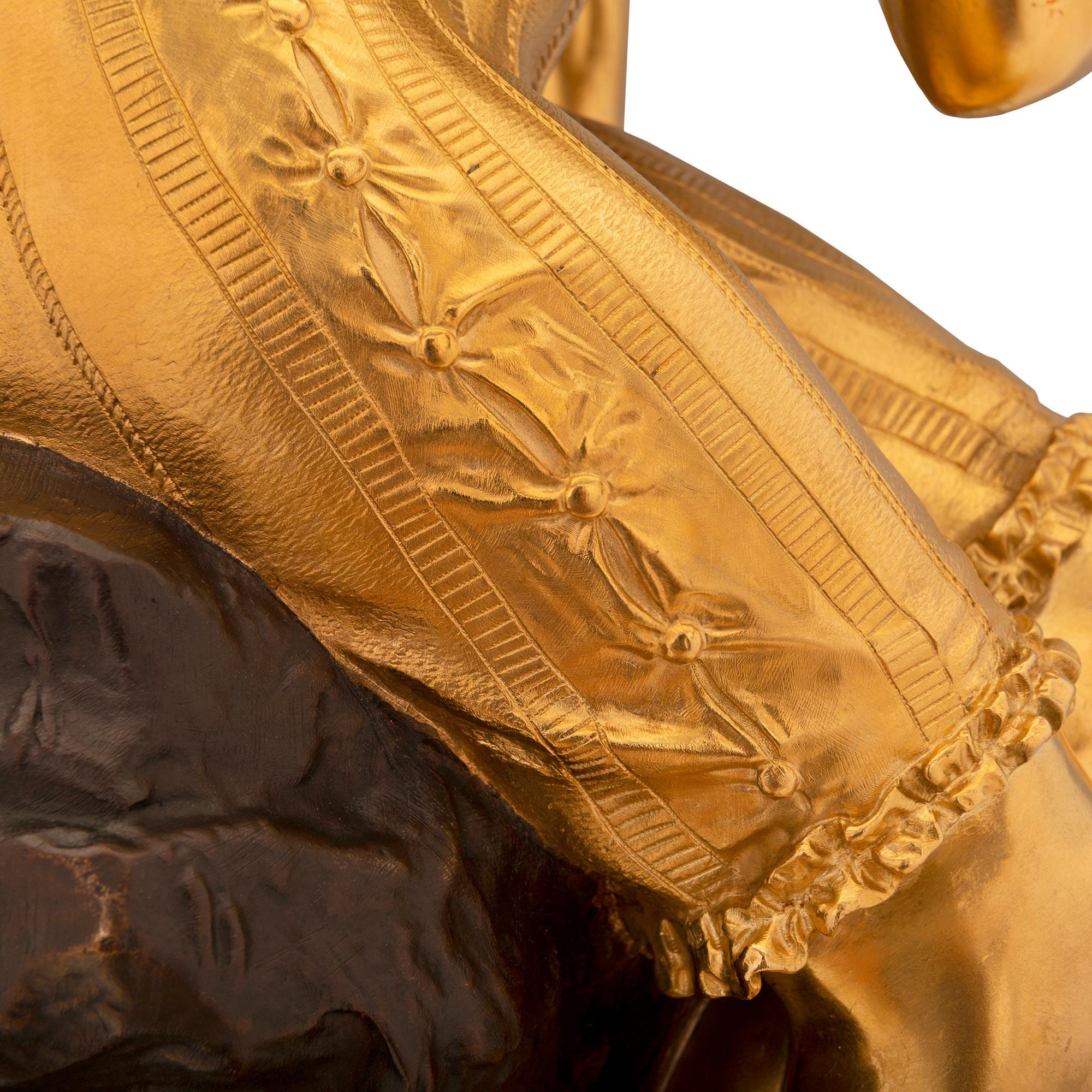 Statua francese del XIX secolo in bronzo patinato, ormolu e marmo di San Luigi XVI in vendita 2