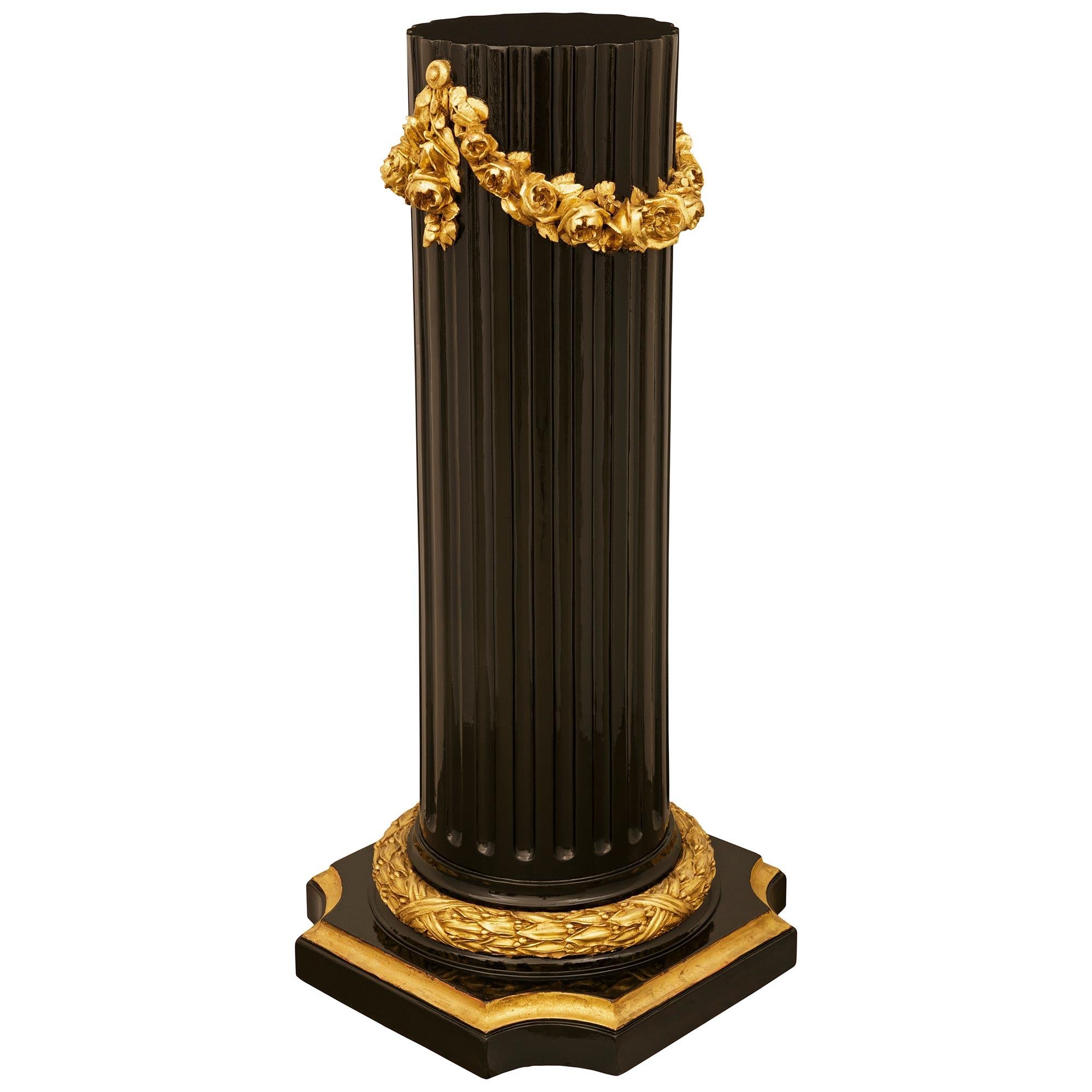 Französisch 19. Jahrhundert Louis XVI st. patiniert Holz und Giltwood Pedestal (Louis XVI.) im Angebot