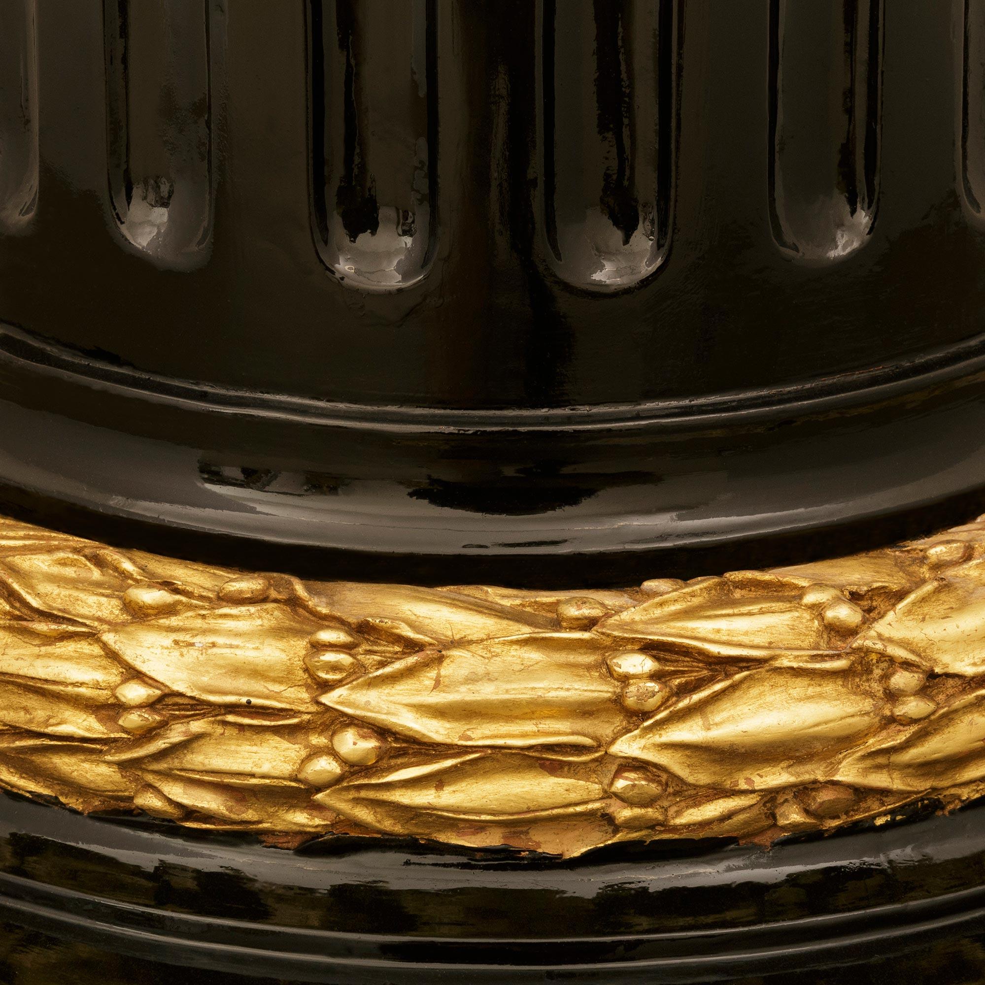 Französisch 19. Jahrhundert Louis XVI st. patiniert Holz und Giltwood Pedestal im Angebot 2