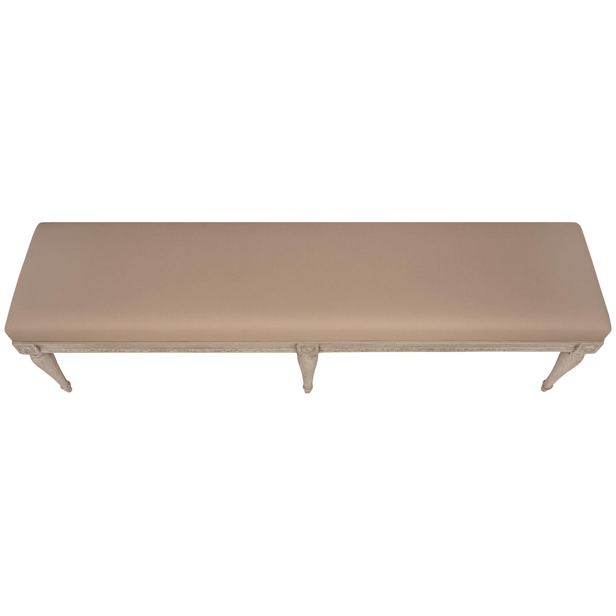 Bois Banc français du 19ème siècle en bois patiné de style Louis XVI. en vente