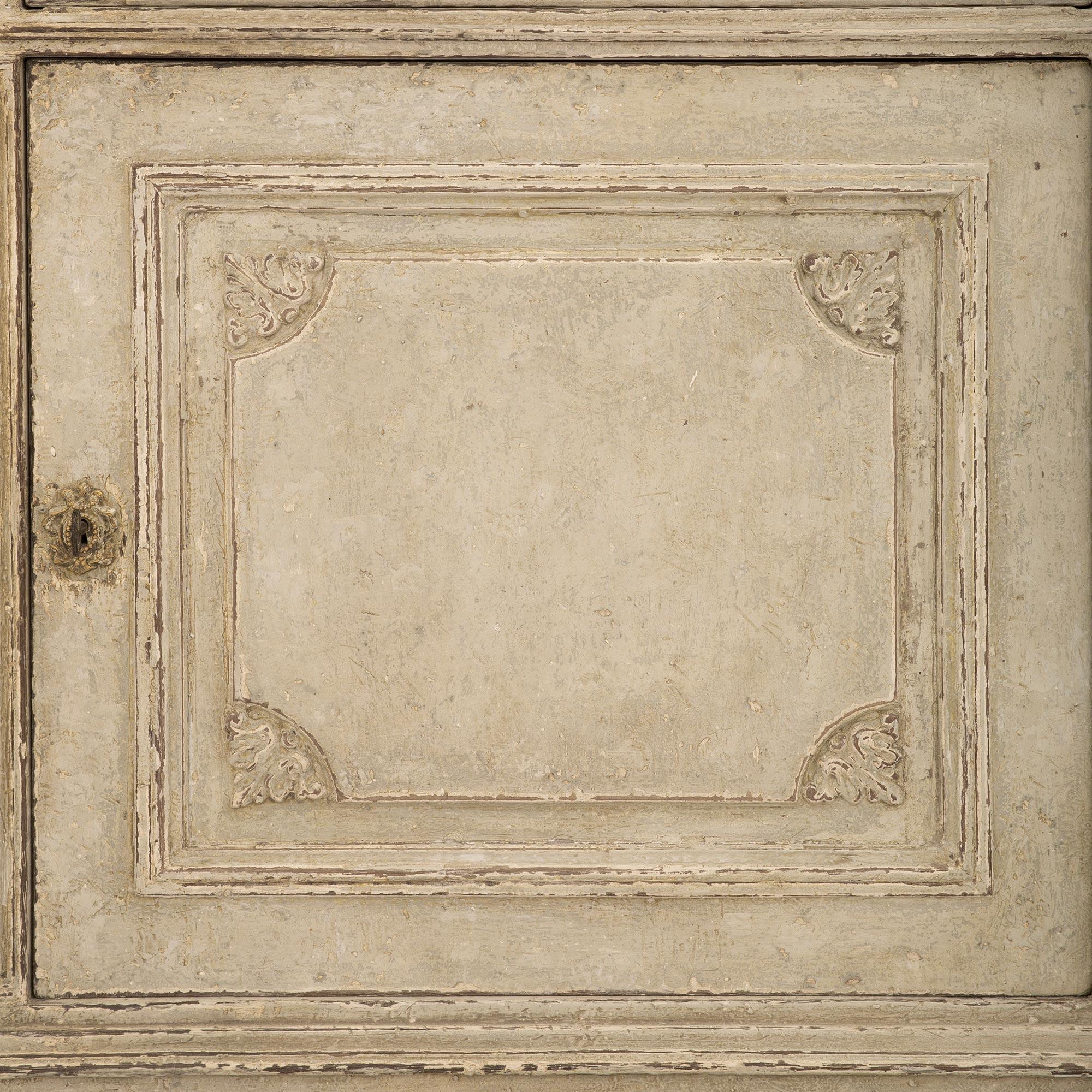 Buffet francese del XIX secolo in legno patinato stile Luigi XVI in vendita 1