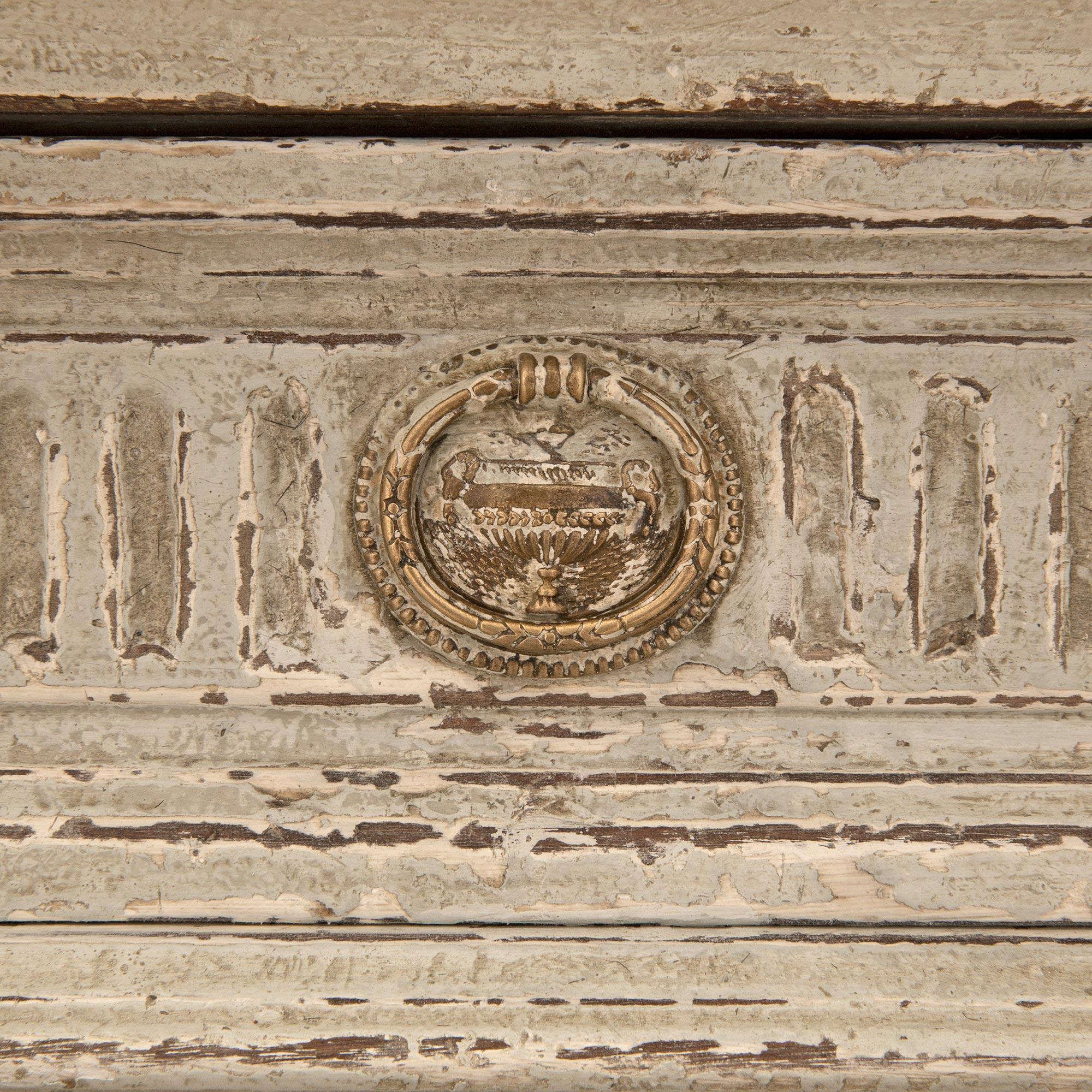 Buffet francese del XIX secolo in legno patinato stile Luigi XVI in vendita 3