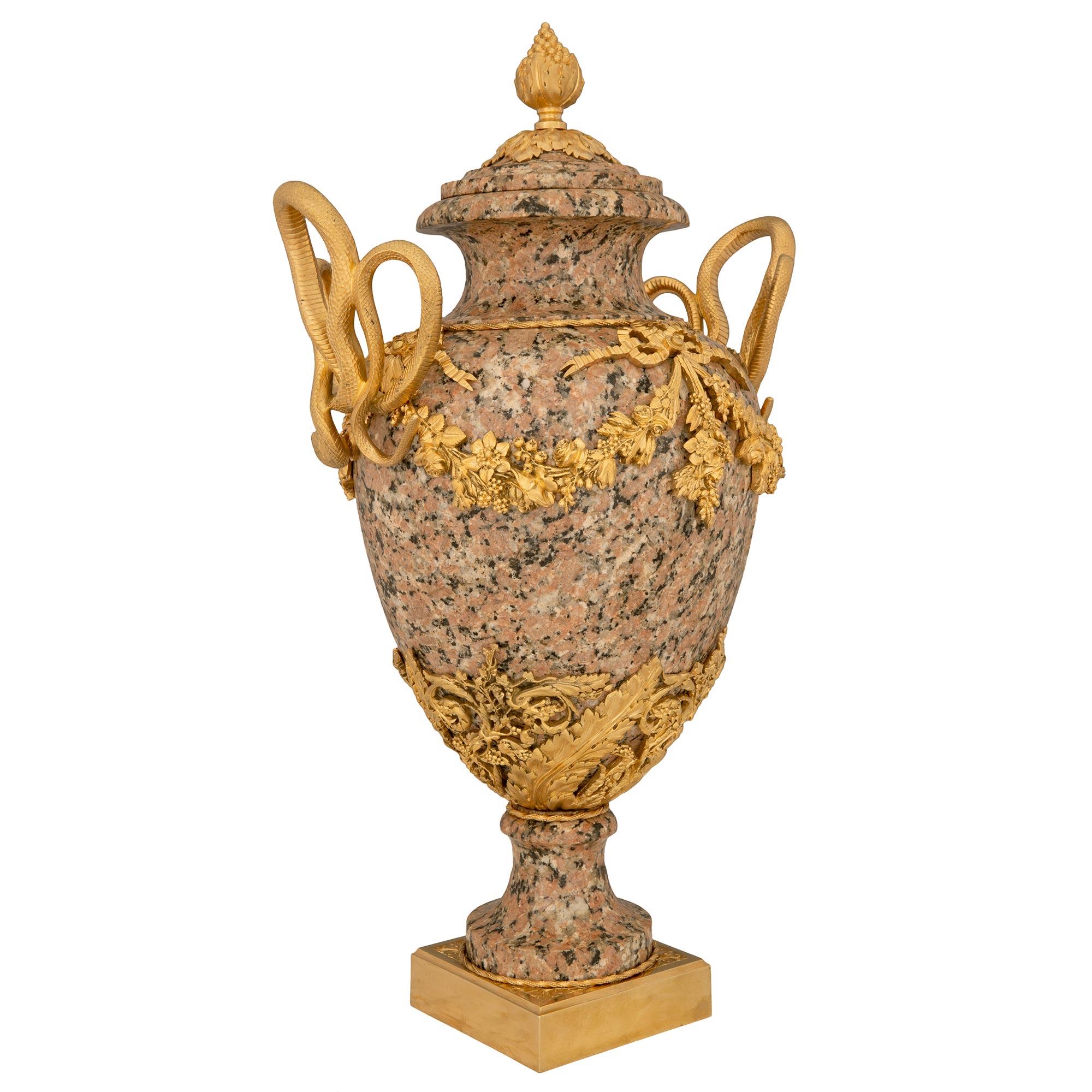 French 19th Century Louis XVI St. Pink Granite and Ormolu Lidded Urn In Good Condition For Sale In West Palm Beach, FL