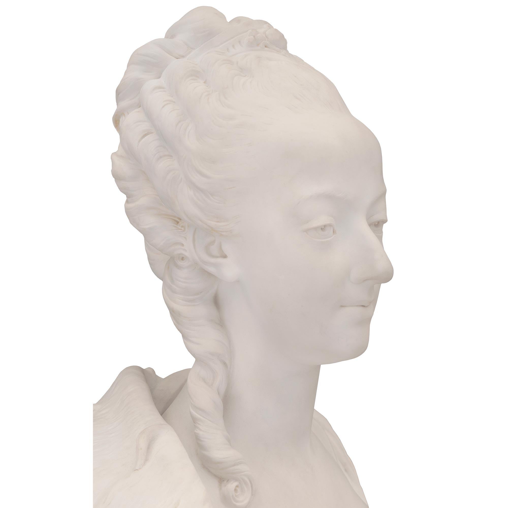 French 19th Century Louis XVI St. Porcelain Bust of Marie Antoinette For Sale 2