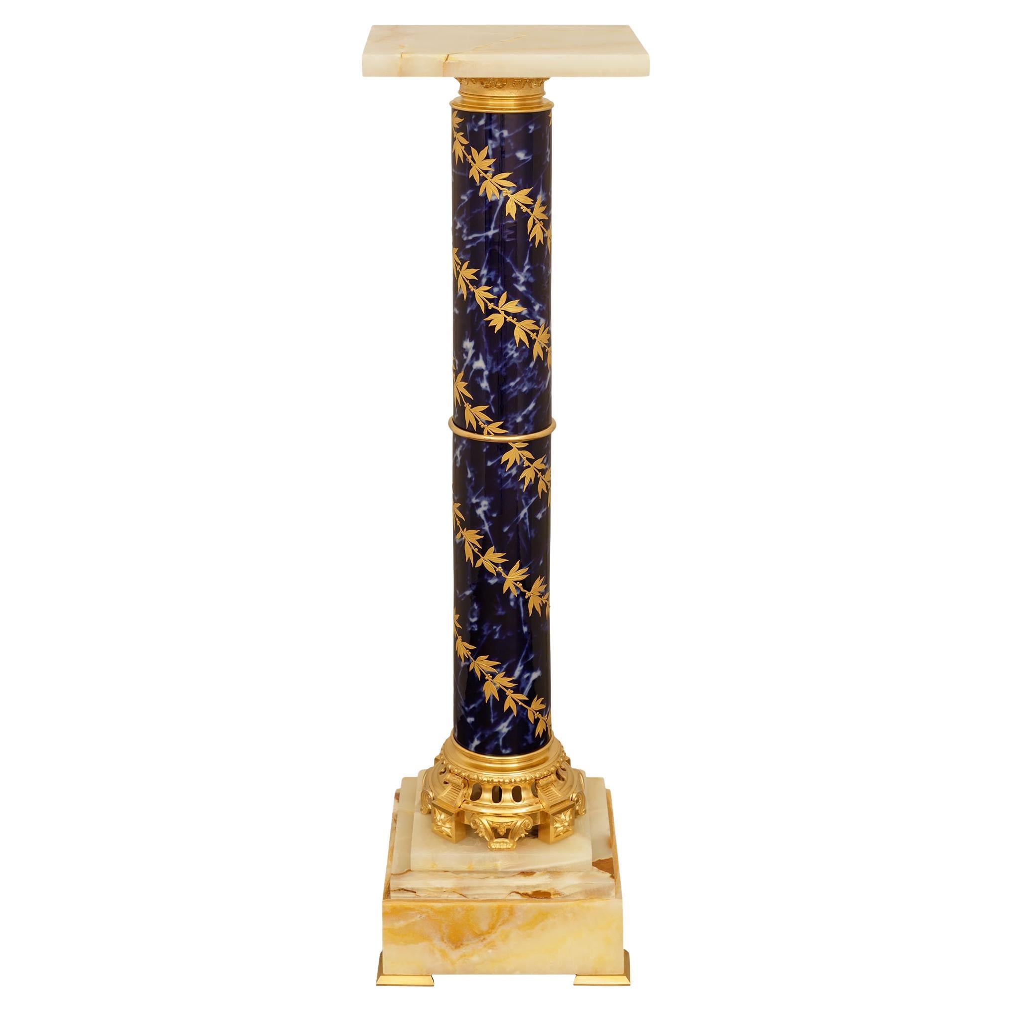 Französischer Louis-XVI-Sockel aus Porzellan, Onyx und Goldbronze aus dem 19. Jahrhundert