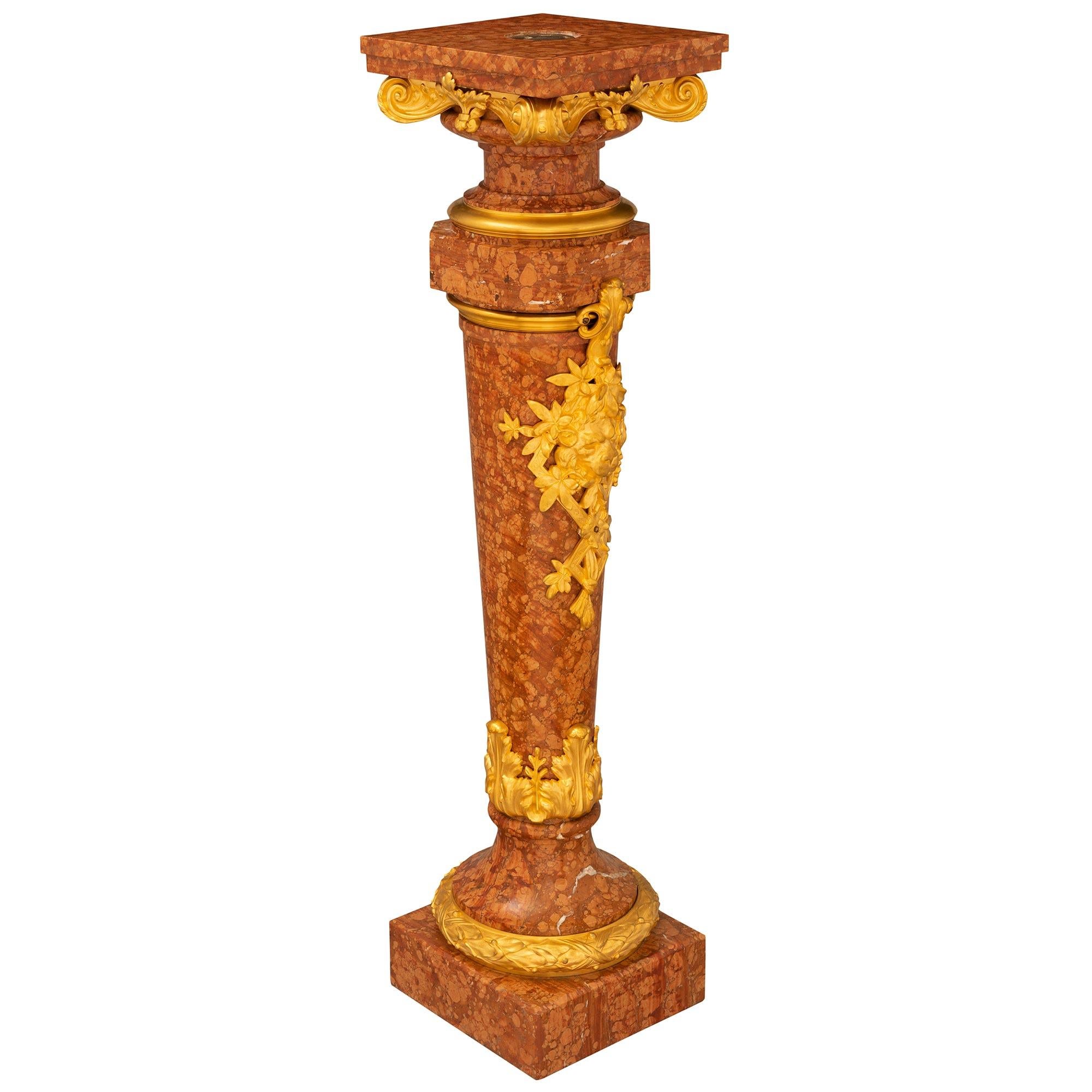 French 19th Century Louis XVI St. Rouge De Verone Marble Pedestal Column In Good Condition For Sale In West Palm Beach, FL
