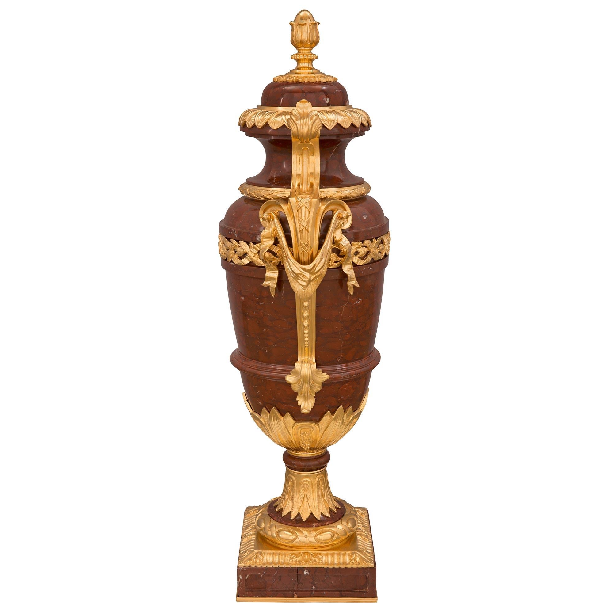 French 19th Century Louis XVI St. Rouge Griotte Marble and Ormolu Lidded Urn In Good Condition For Sale In West Palm Beach, FL