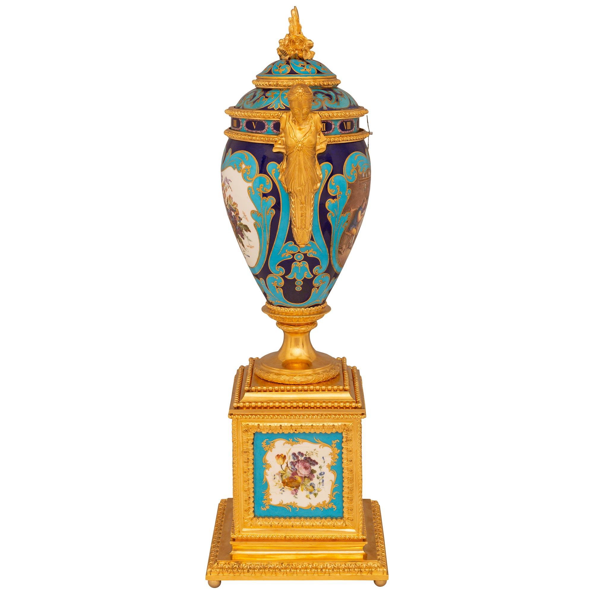 Französisch 19. Jahrhundert Louis XVI St. Sévres Porzellan und Ormolu ringförmige Uhr im Zustand „Gut“ im Angebot in West Palm Beach, FL