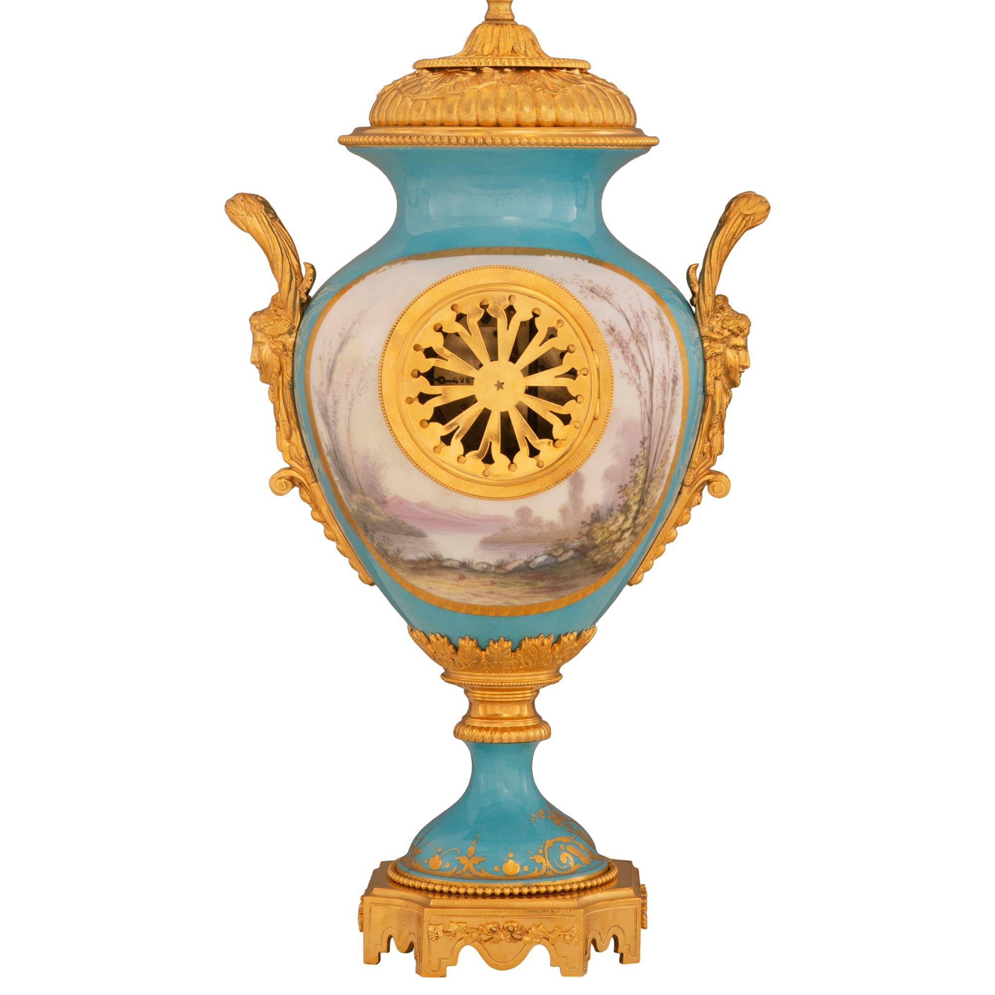 French 19th Century Louis XVI St. Sèvres Porcelain And Ormolu Clock Lamp For Sale 2