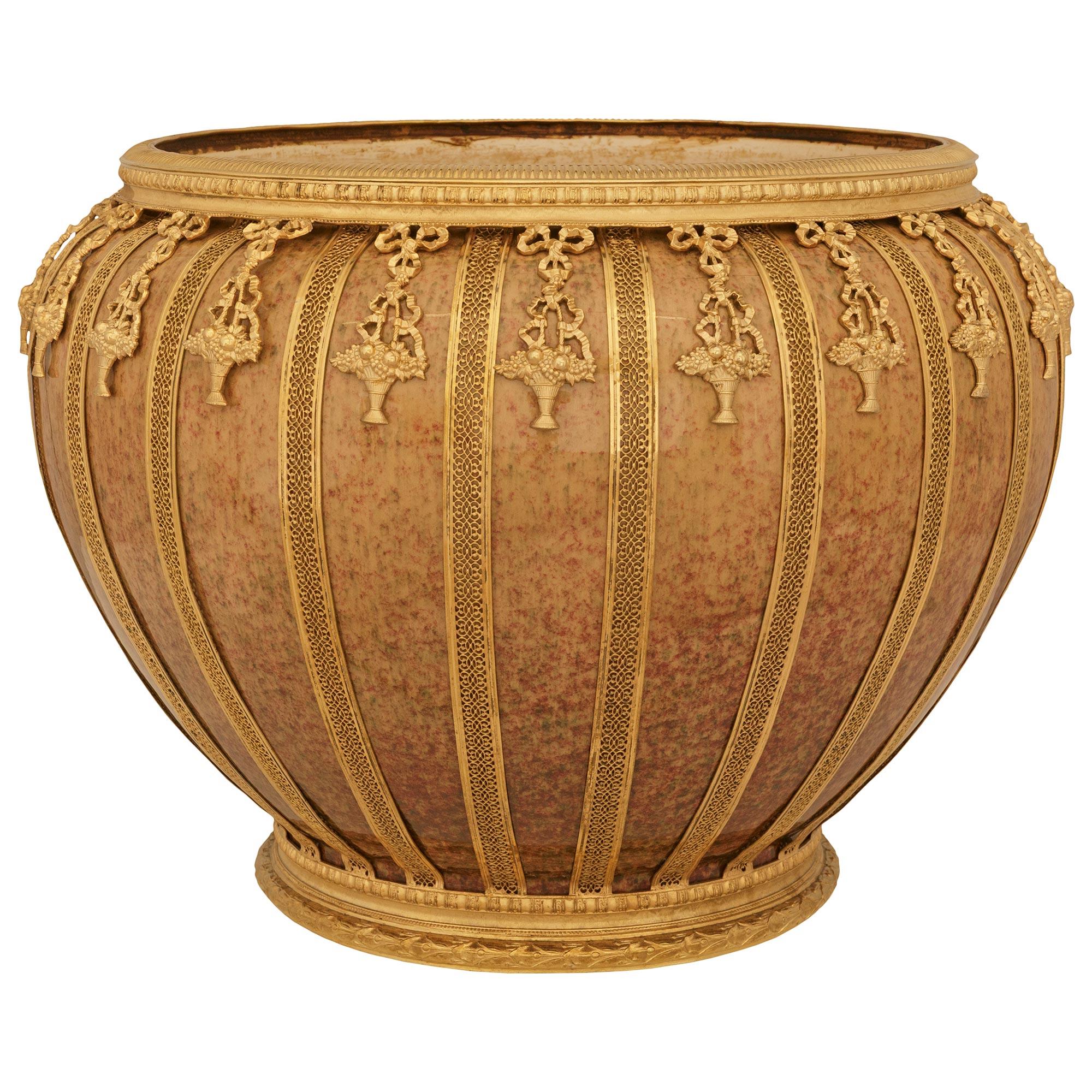 Vaso/pianta francese del XIX secolo in porcellana di Sèvres Luigi XVI e Ormolu In condizioni buone in vendita a West Palm Beach, FL