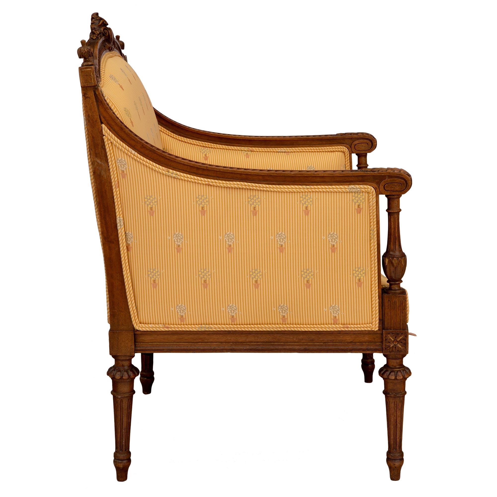 French 19th Century Louis XVI St. Solid Oak Marquise Armchair In Good Condition For Sale In West Palm Beach, FL