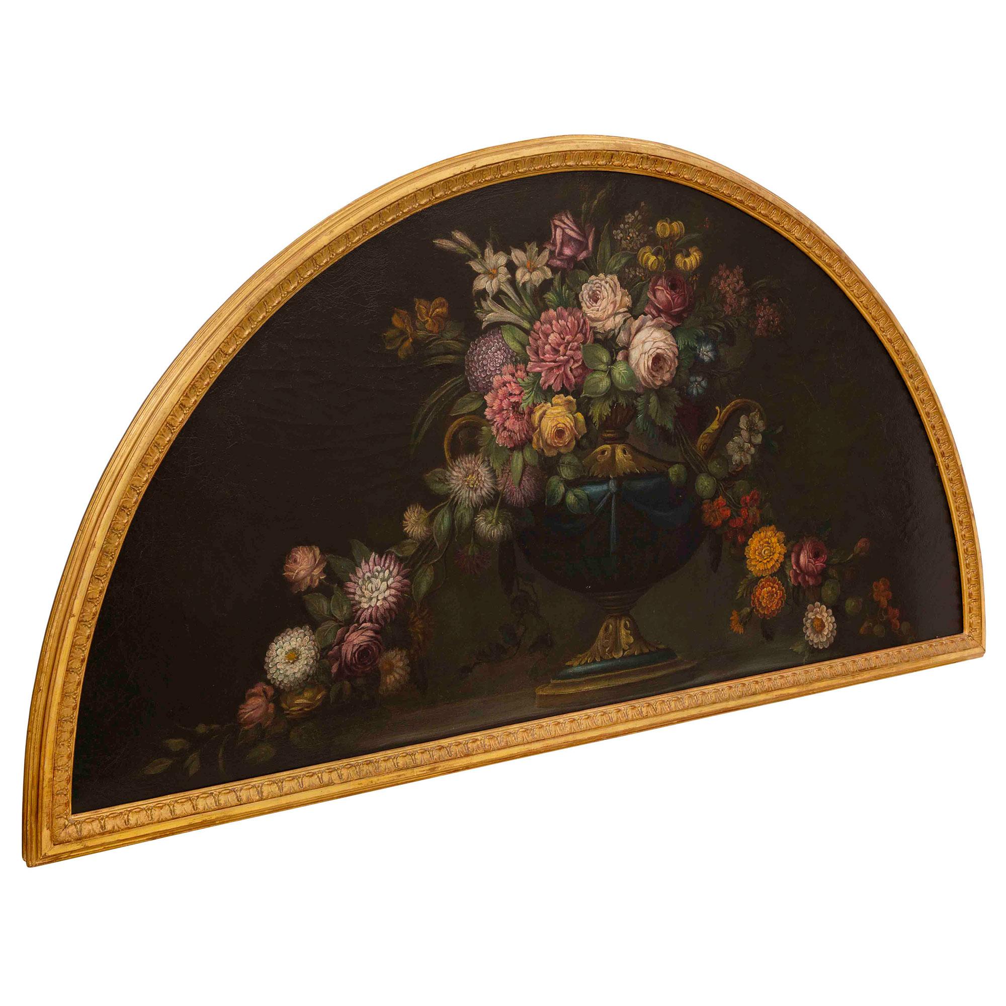 Superbe peinture de nature morte de style Louis XVI du 19ème siècle. Le tableau est placé dans son cadre d'origine en bois doré avec une élégante bordure mouchetée et un motif de feuillage finement sculpté. Le tableau affiche des couleurs vives,