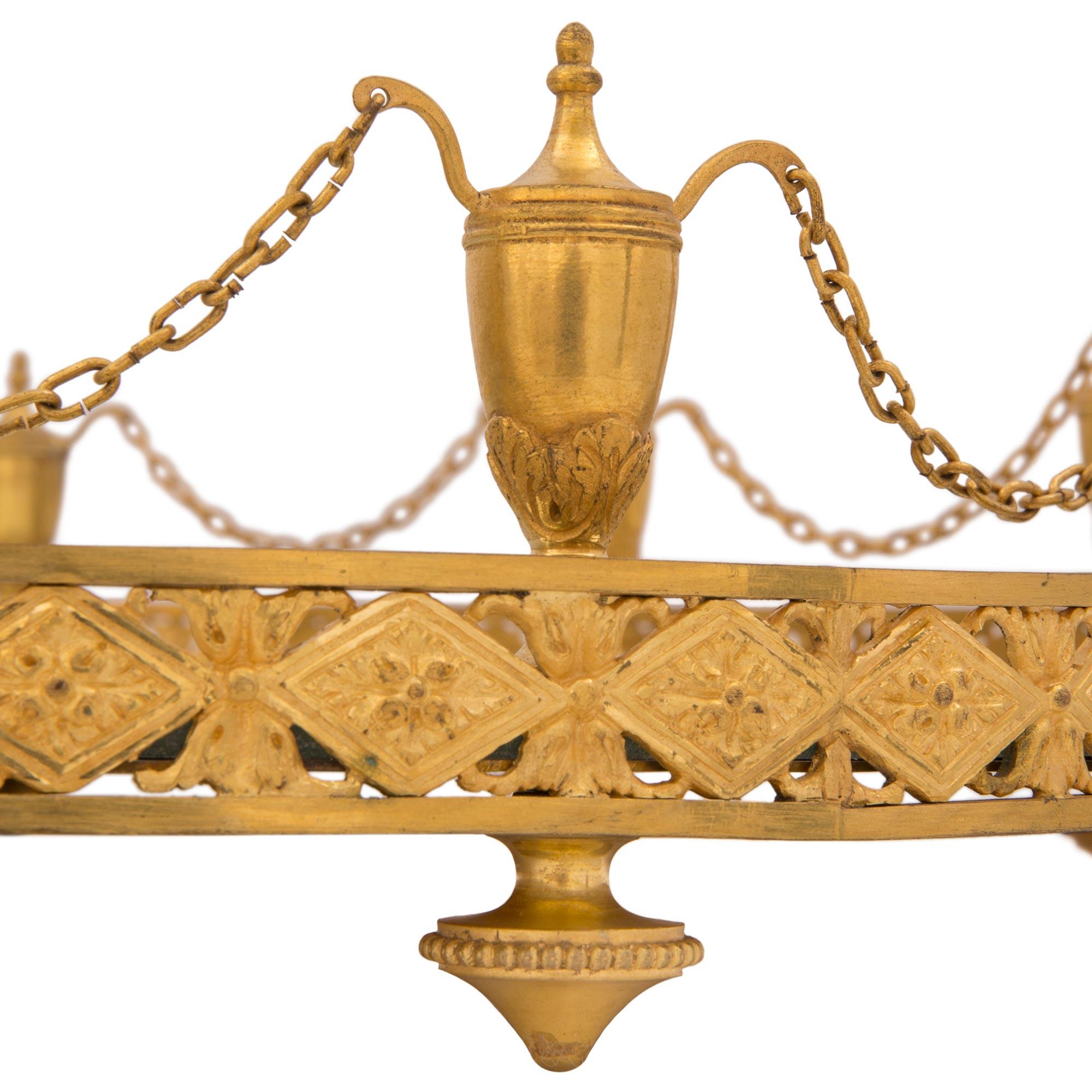 XIXe siècle Centre de table de table franais du 19me sicle de style Louis XVI en vente