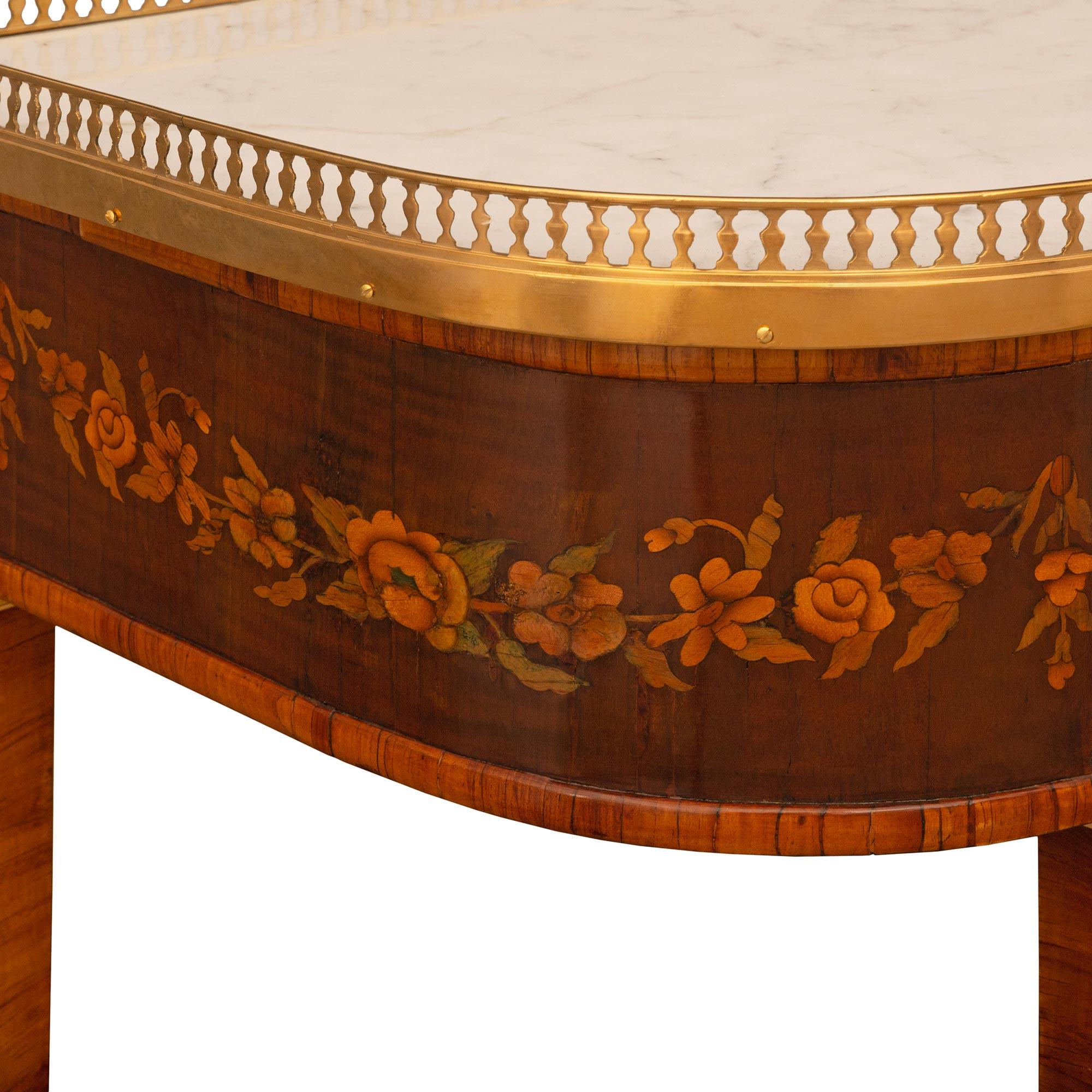 Console francese del XIX secolo in legno di tulipano, noce, ormeggio e marmo di stile Luigi XVI in vendita 1