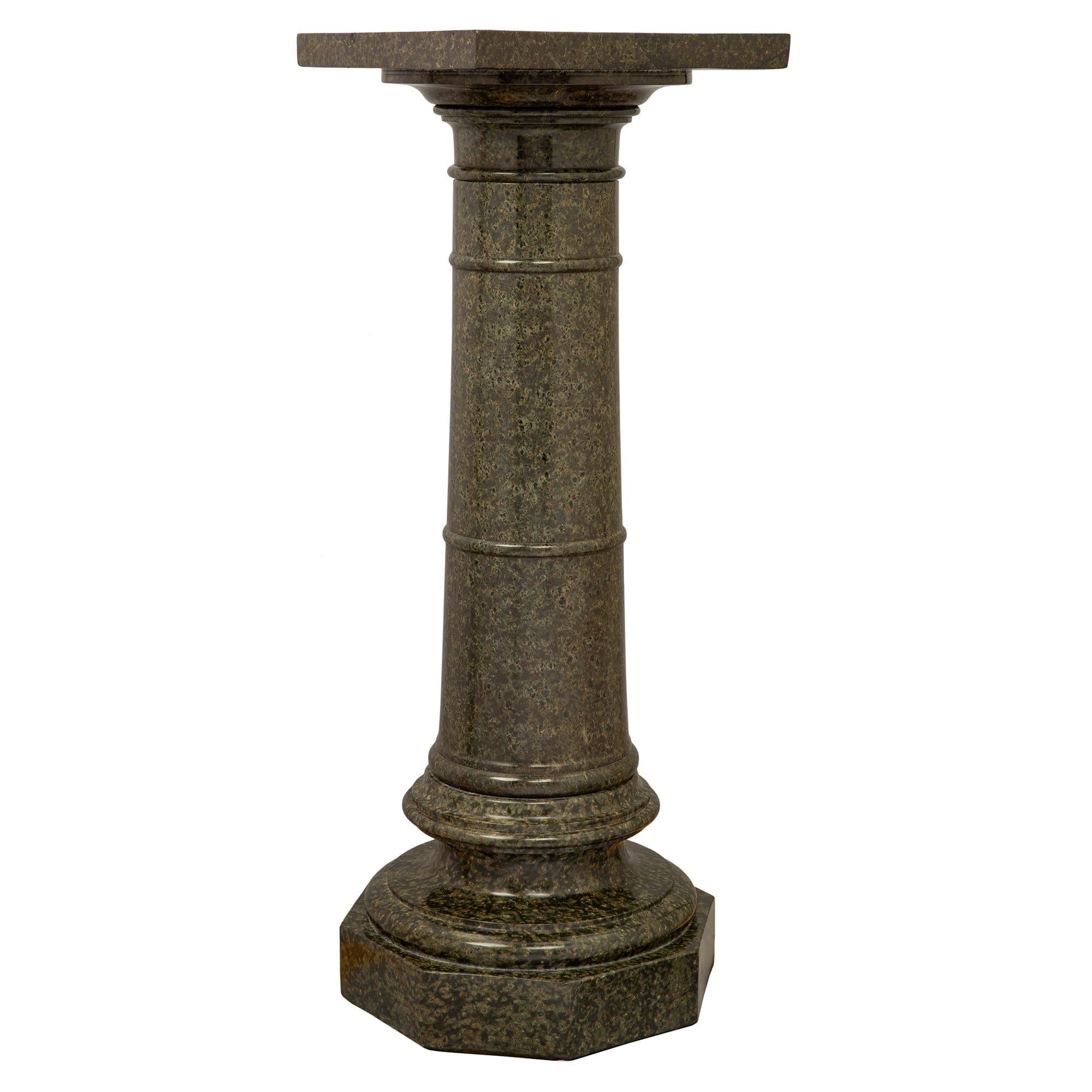 French 19th Century Louis XVI St. Vert De Patricia Marble Pedestal Column In Good Condition For Sale In West Palm Beach, FL
