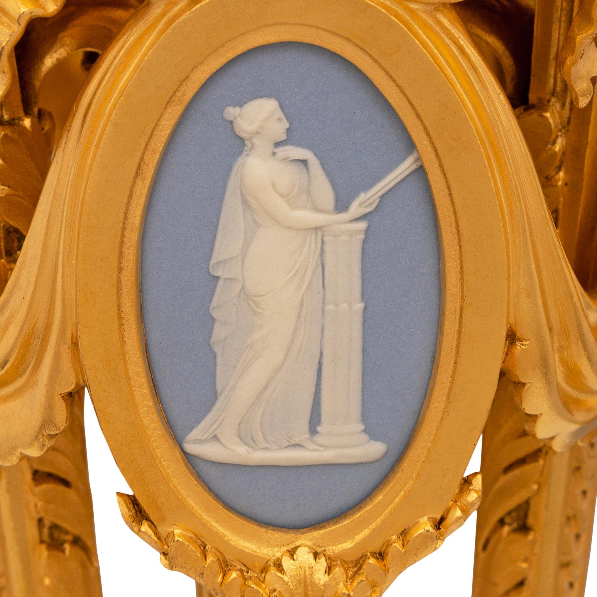 Lampe Athénienne en porcelaine et bronze doré de Wedgwood du XIXe siècle en vente 1