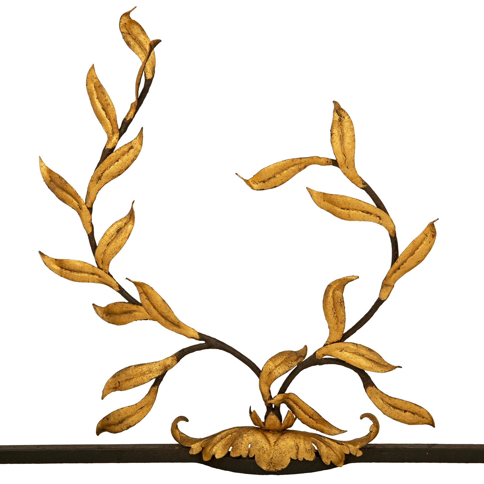 Französische Konsole aus Schmiedeeisen, vergoldetem Metall und Marmor im Louis-XVI-Stil des 19. Jahrhunderts im Angebot 2