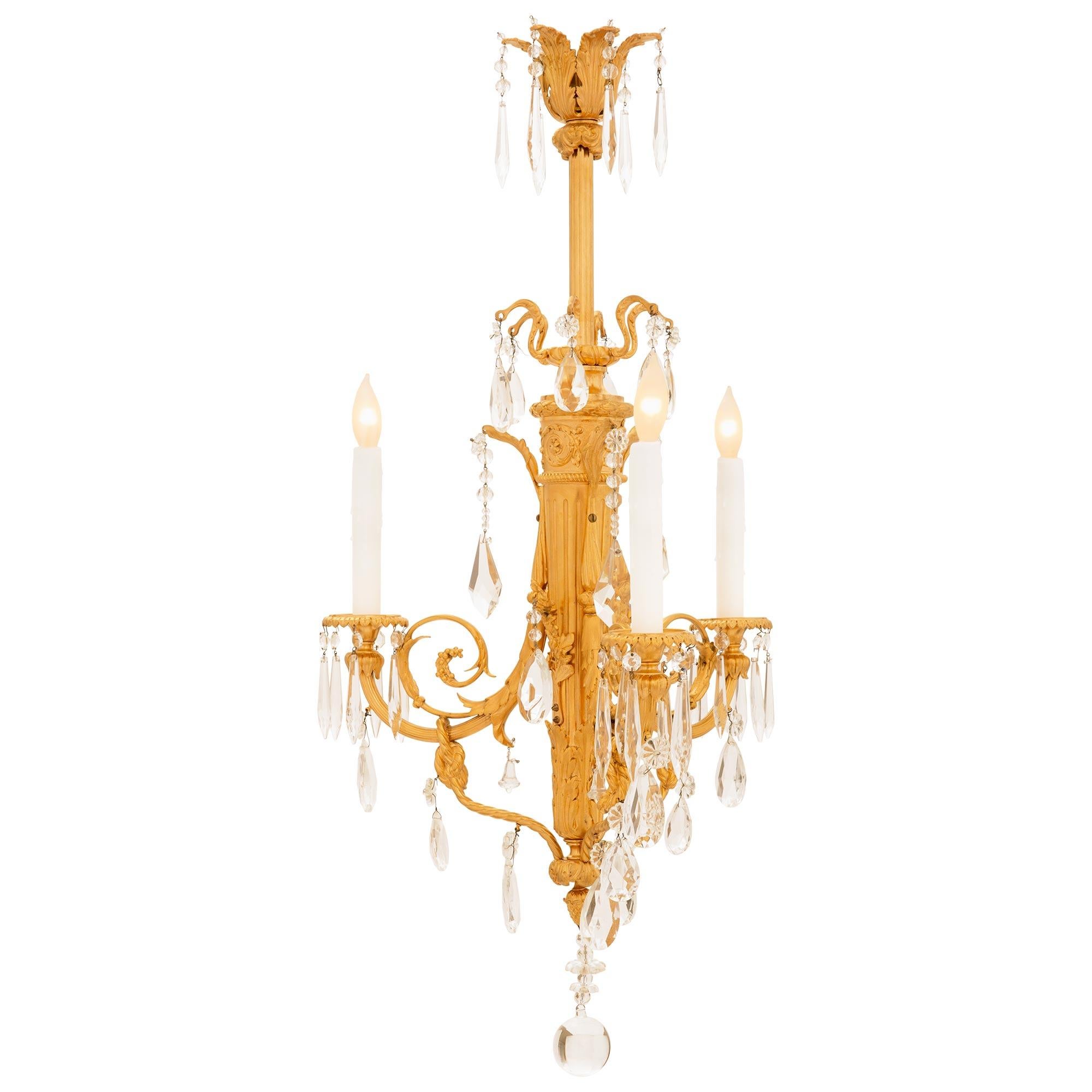 Araña francesa del siglo XIX de cristal y ormolu de Baccarat del s. XVI Luis XVI en venta
