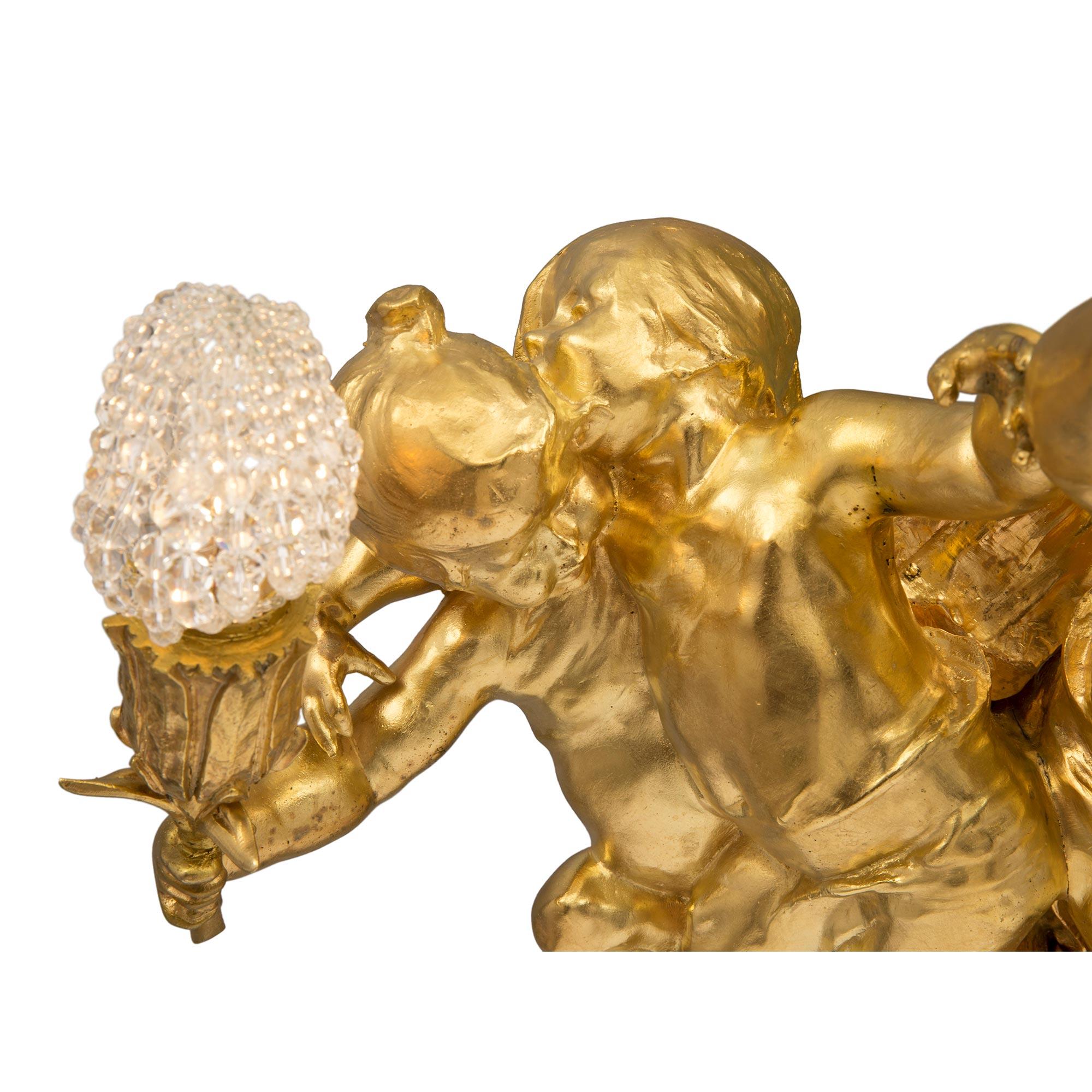 XIXe siècle Applique française du 19ème siècle de style Louis XVI à quatre bras en bronze doré de la période Belle Époque en vente