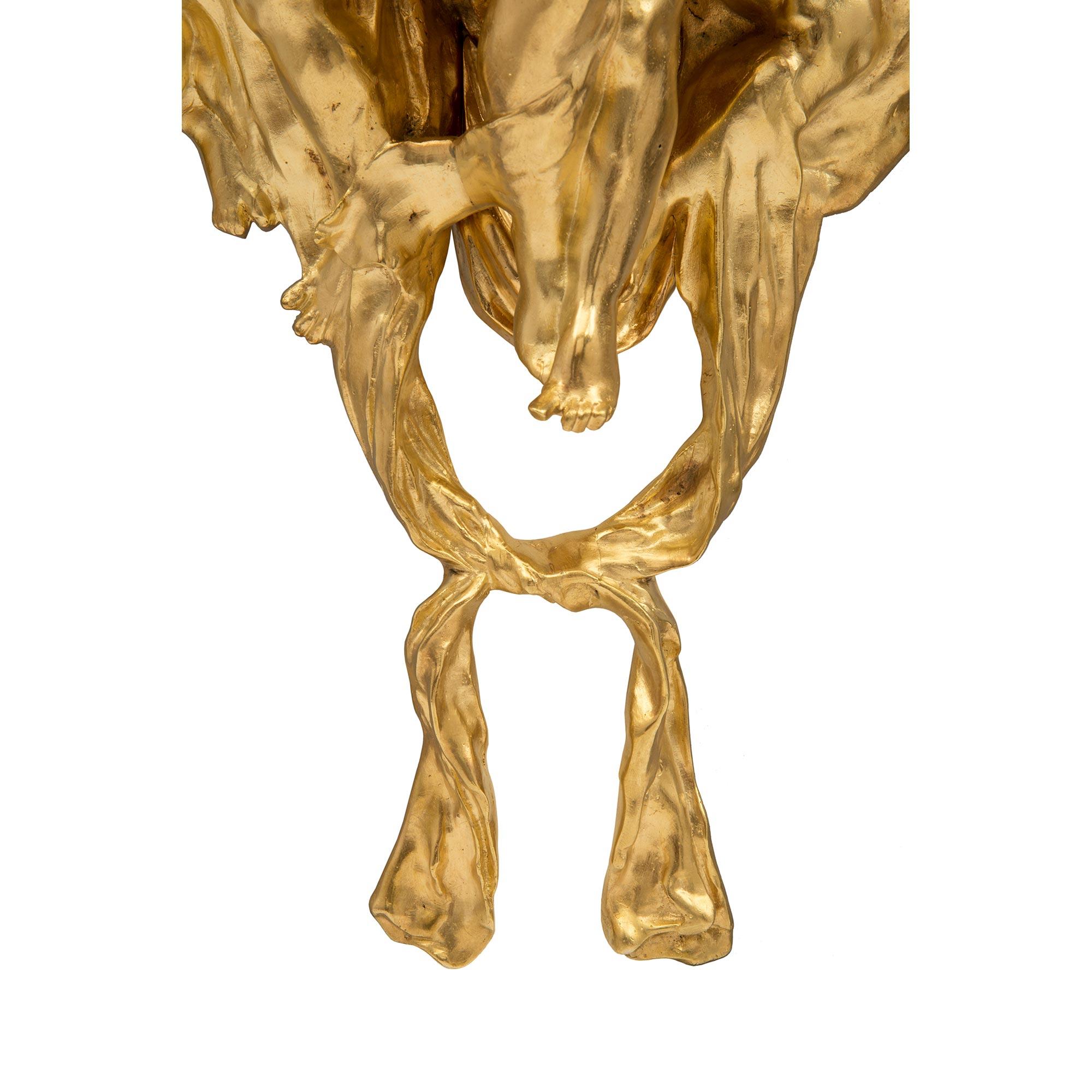 Applique française du 19ème siècle de style Louis XVI à quatre bras en bronze doré de la période Belle Époque en vente 2