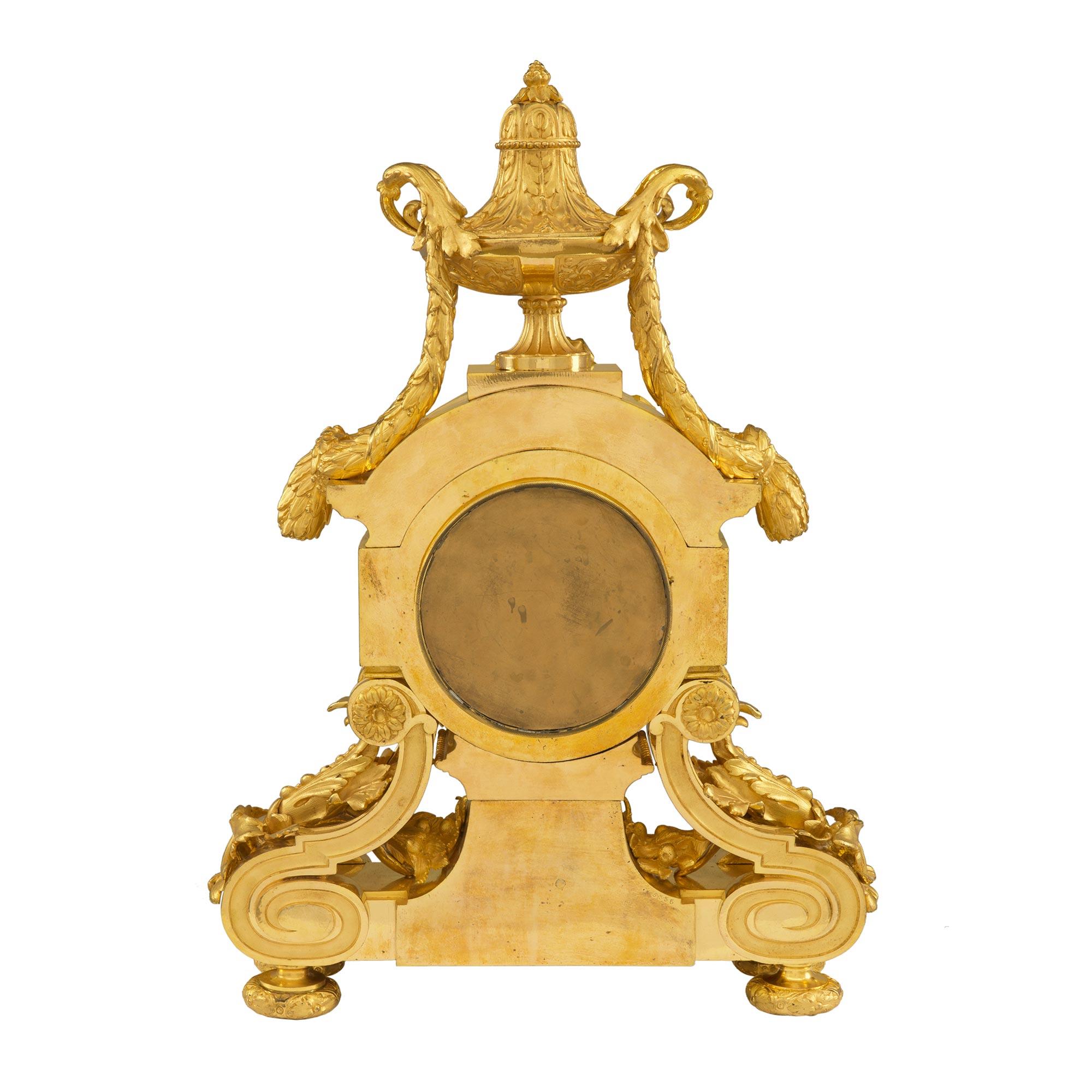 Horloge française du 19ème siècle en bronze doré de style Louis XVI de la période Belle Époque Bon état - En vente à West Palm Beach, FL