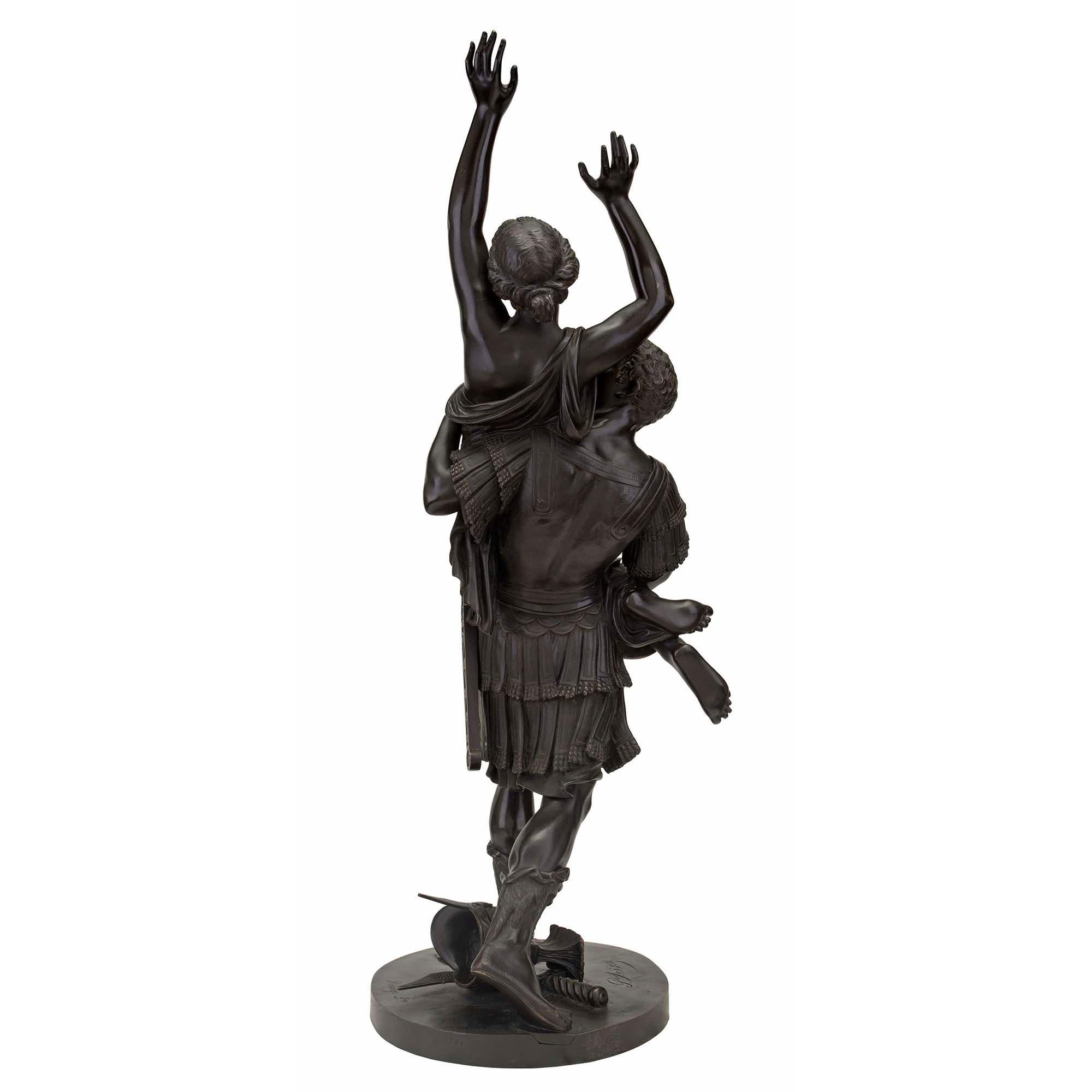 Francese Statua di bronzo in stile Luigi XVI del XIX secolo, raffigurante L'Enlevement des Sabines in vendita