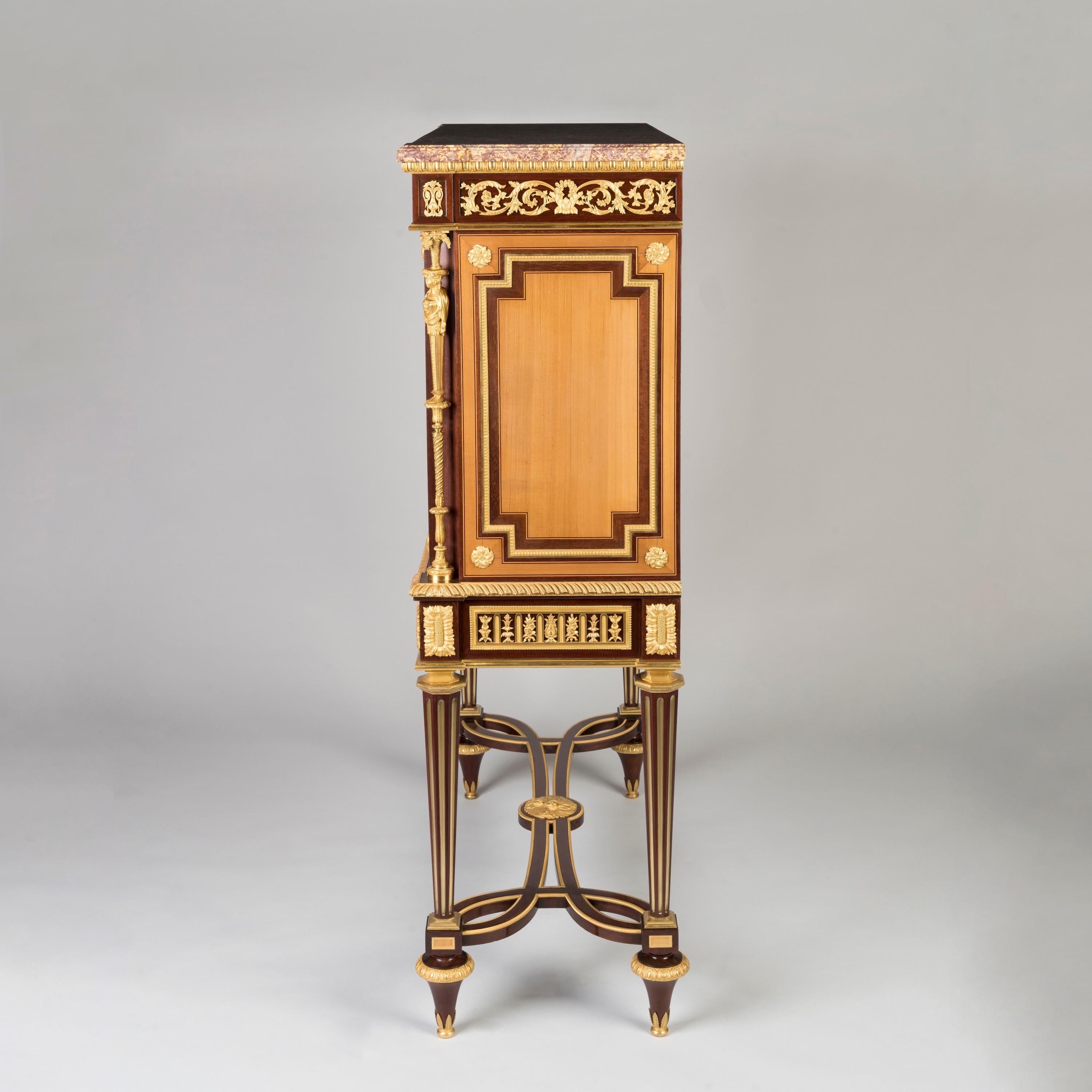 Similoro Cabinet francese del XIX secolo in stile Luigi XVI di Henry Dasson con Venere ed Enea in vendita