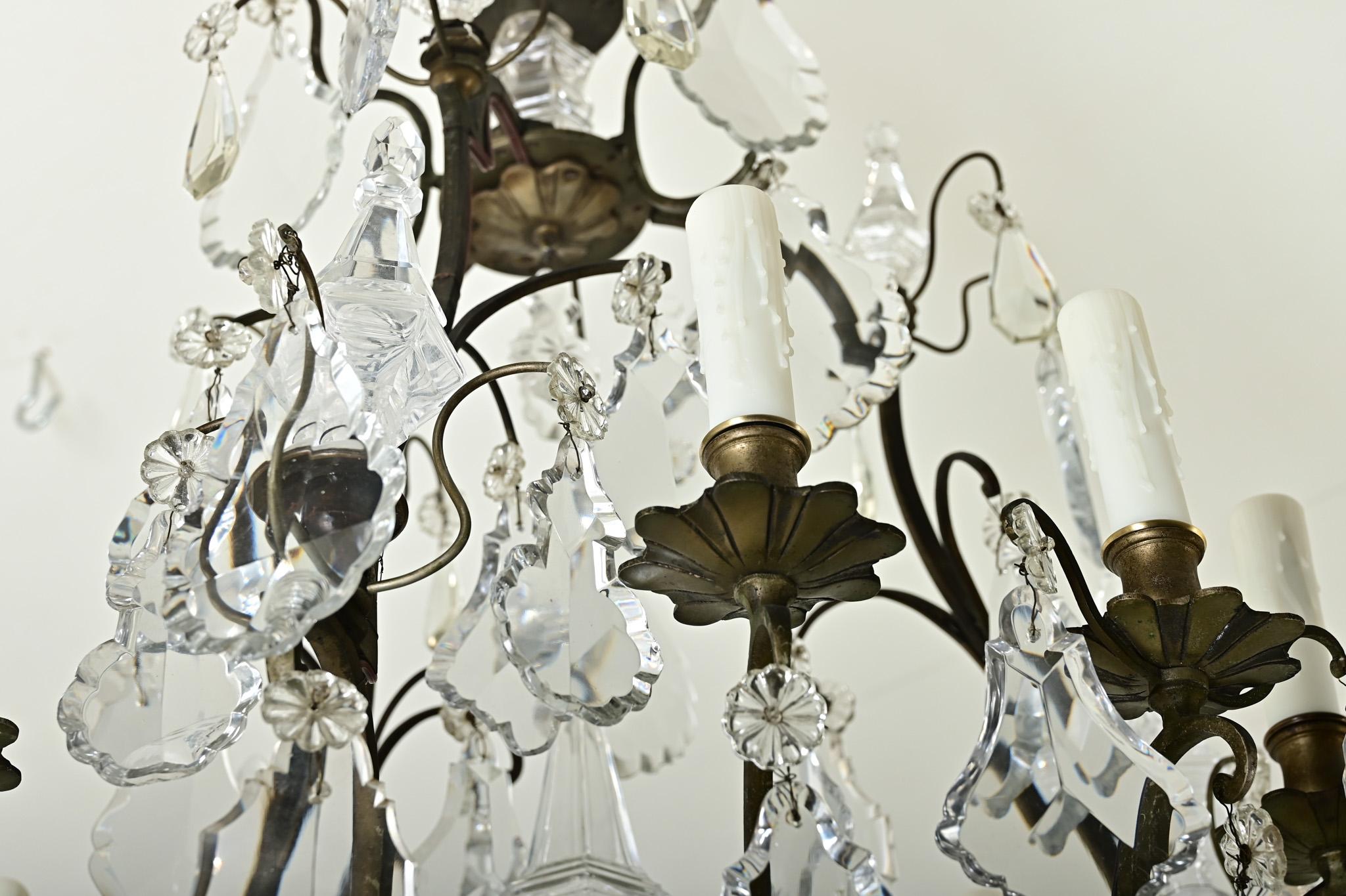 Lustre français du 19ème siècle de style Louis XVI Bon état - En vente à Baton Rouge, LA