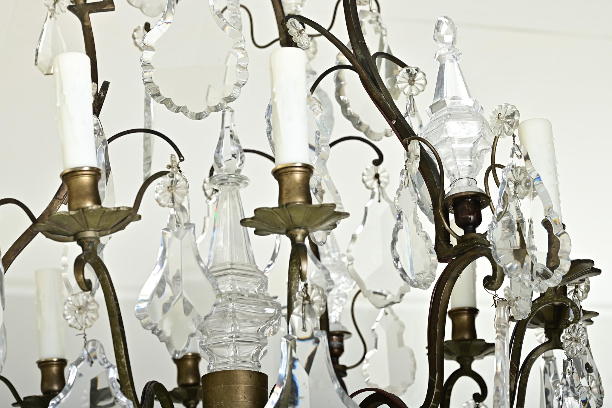 Lustre français du 19ème siècle de style Louis XVI en vente 2
