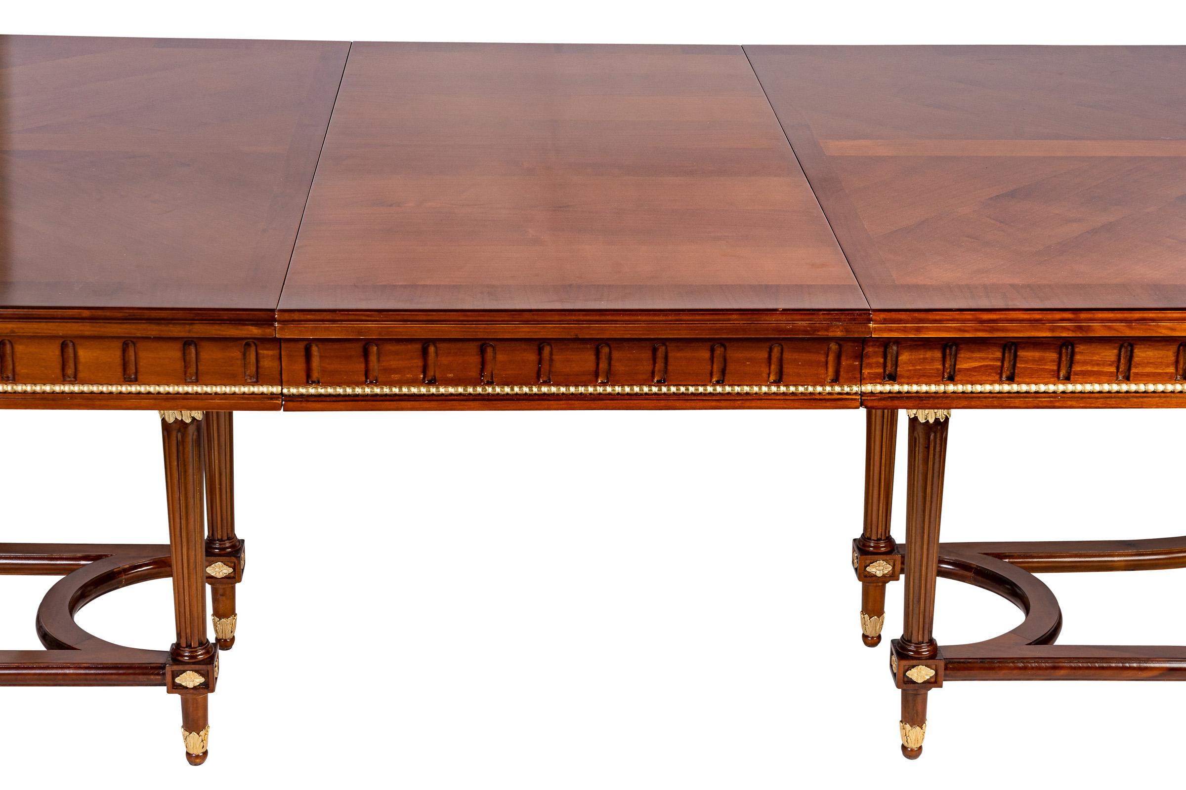 French 19th Century Louis XVI Style Cherry Dining Table with Two Extensions 6