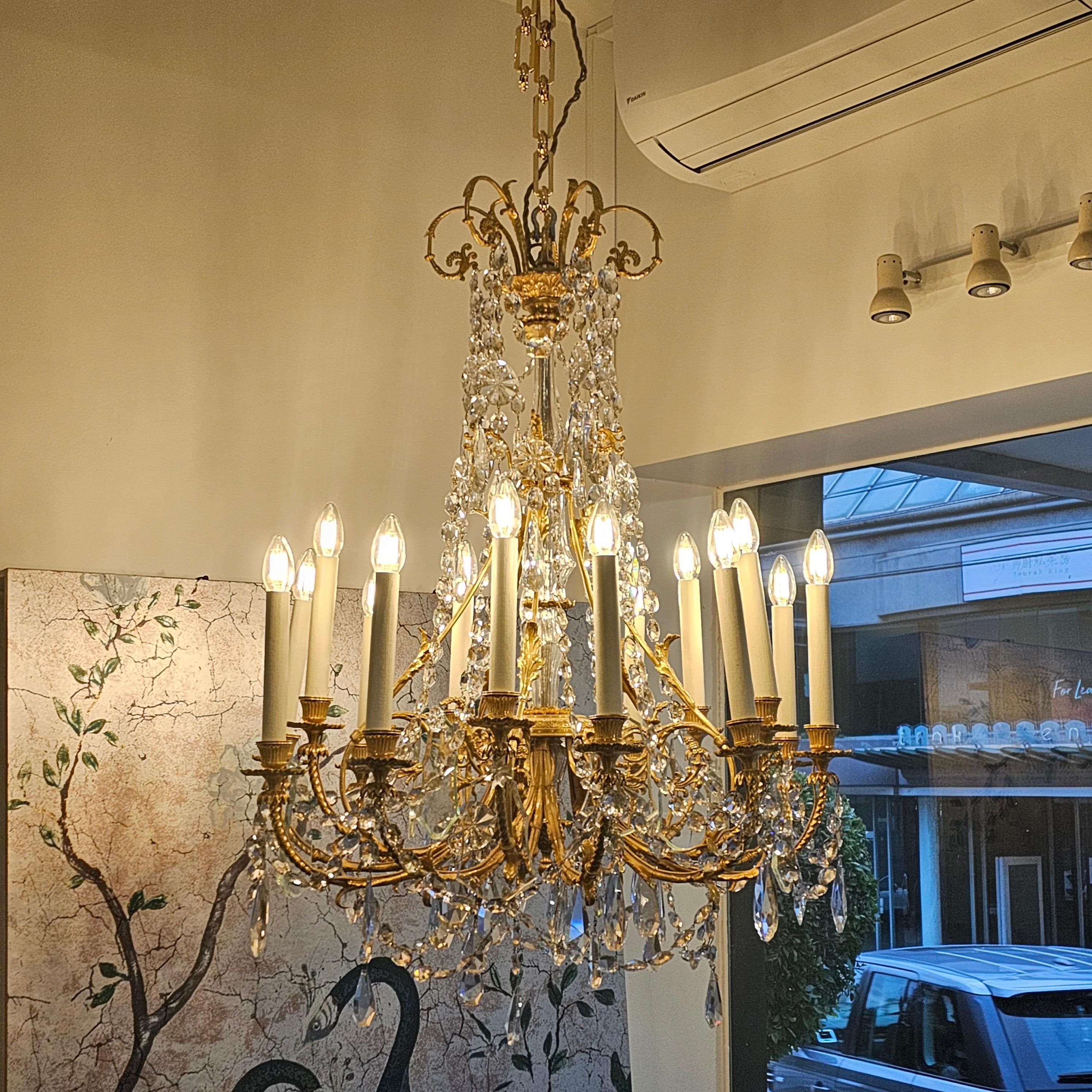 French 19th Century Louis XVI Style Fifteen Light Baccarat Crystal Chandelier In Good Condition For Sale In Toorak, VIC