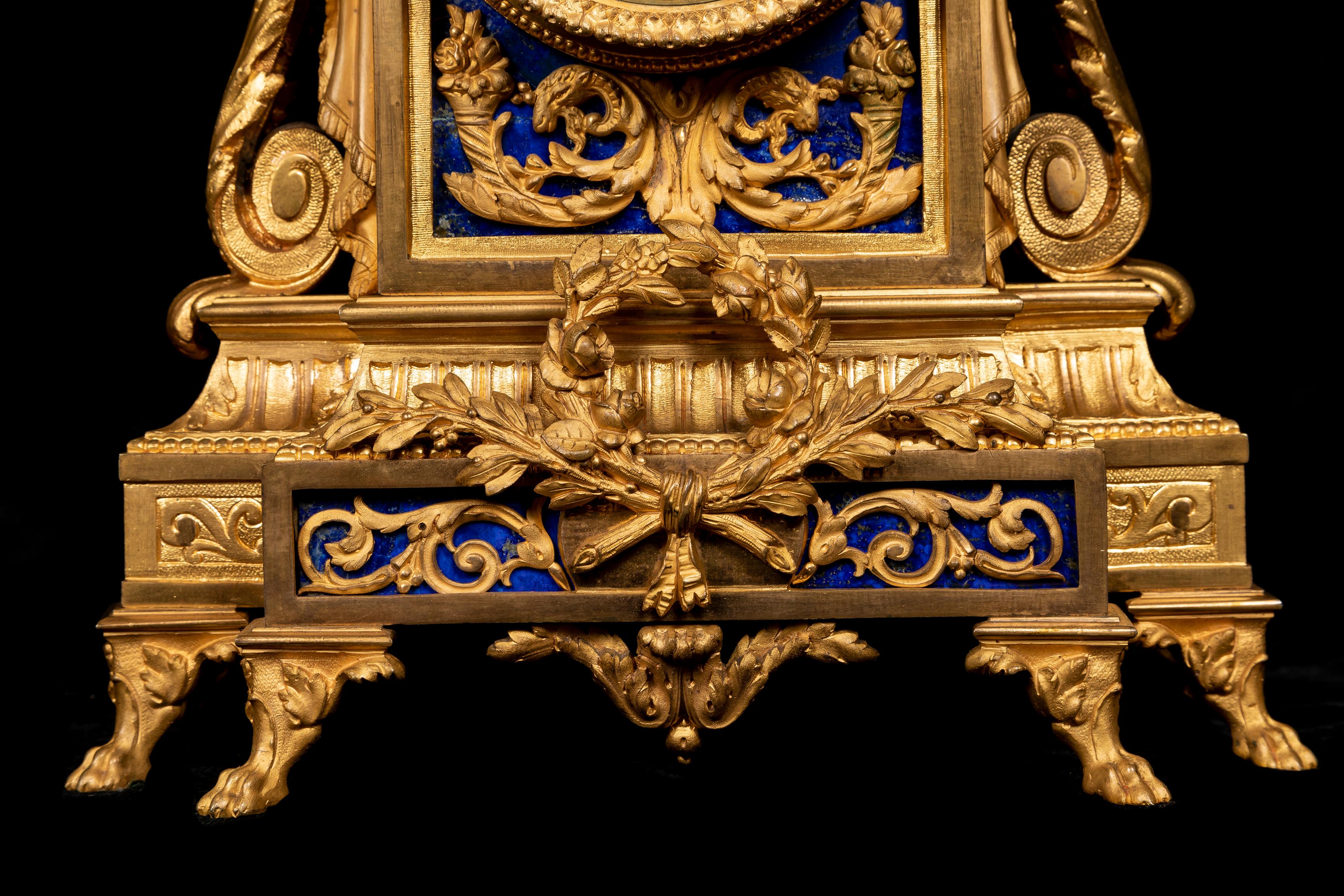 Set di guarniture in bronzo dorato e lapislazzuli in stile Luigi XVI, Francia 19° secolo in vendita 1