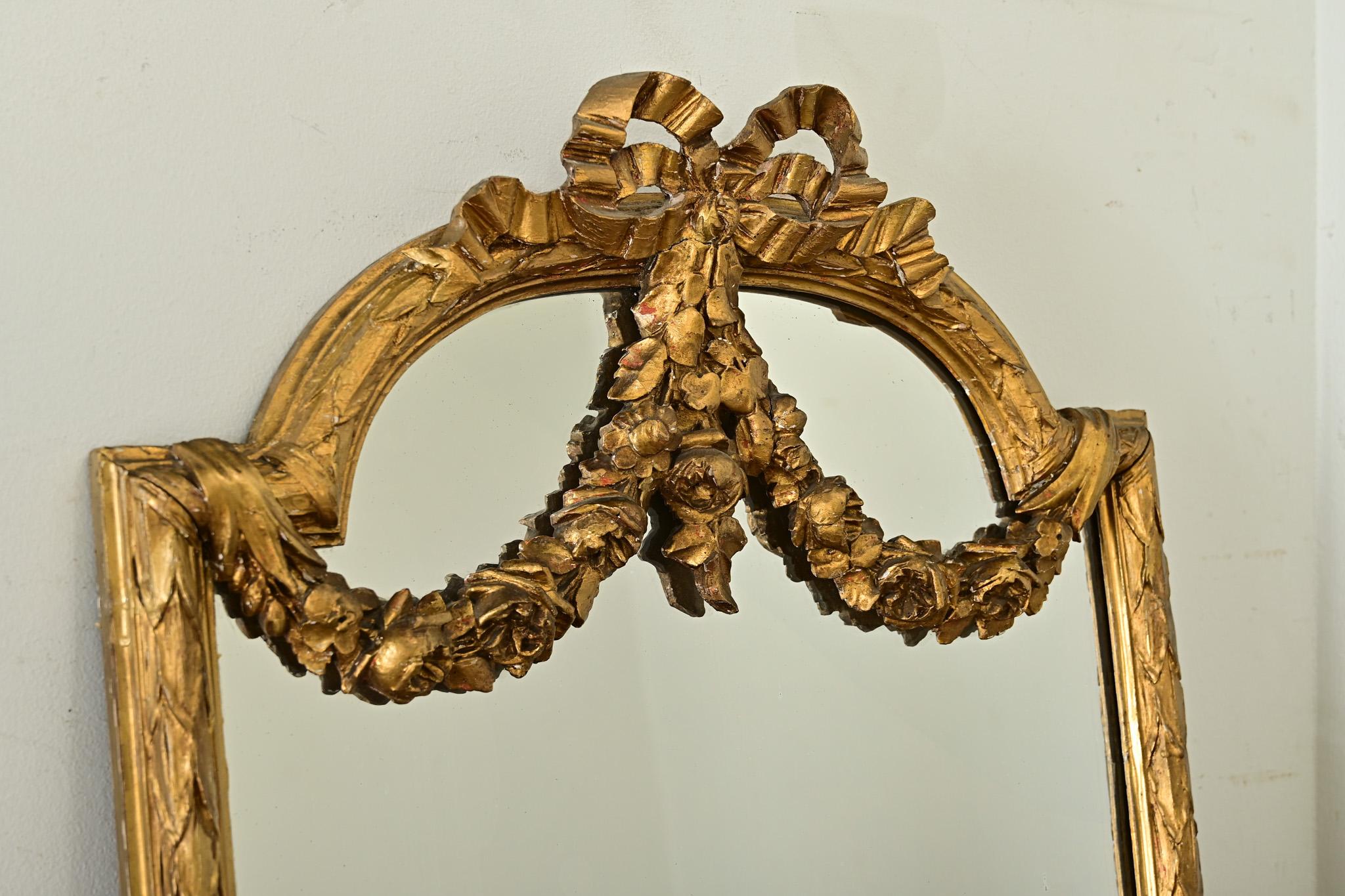 Oro Specchio dorato francese del XIX secolo in stile Luigi XVI in vendita