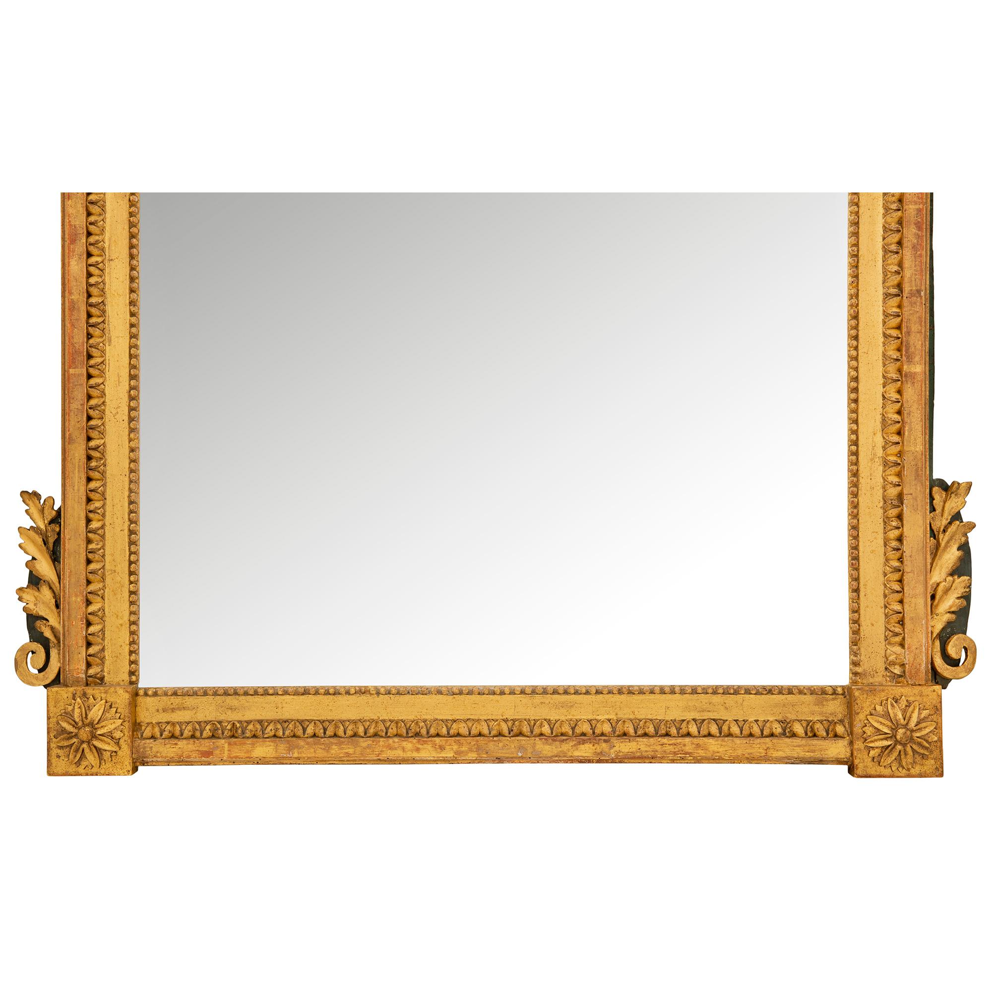 Spiegel aus vergoldetem Holz und waldgrünem Holz im Louis-XVI.-Stil des 19. Jahrhunderts im Angebot 4