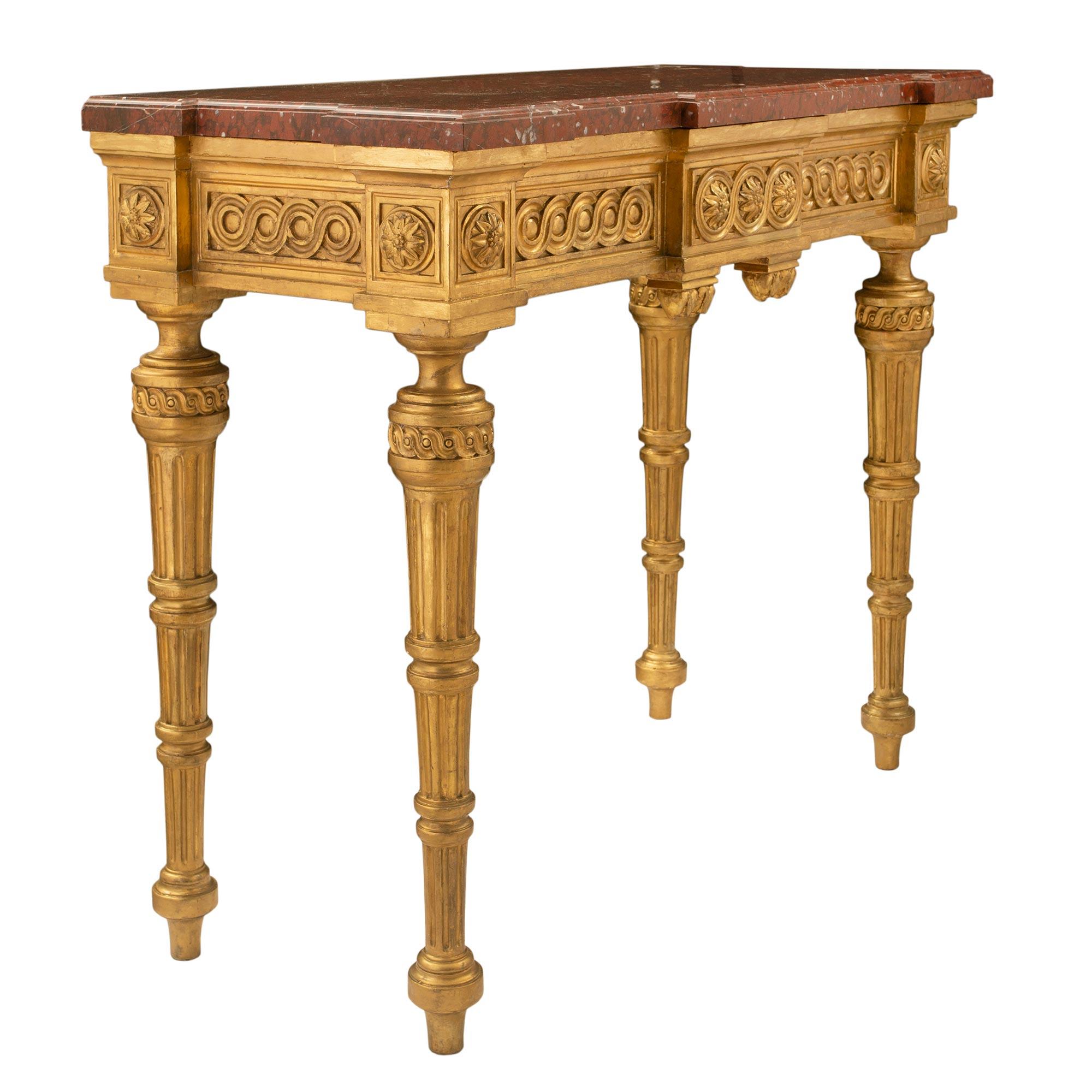 Français Console française de style Louis XVI du 19ème siècle en bois doré et marbre griotte en vente