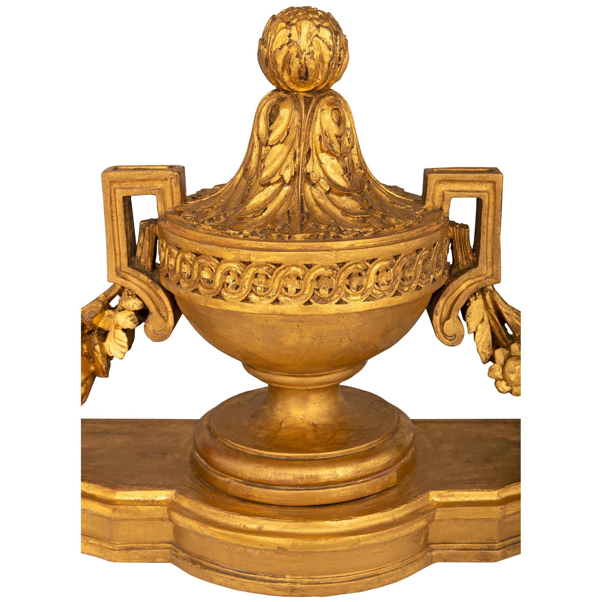 Consola independiente francesa del siglo XIX, estilo Luis XVI, de madera dorada y mármol en venta 4