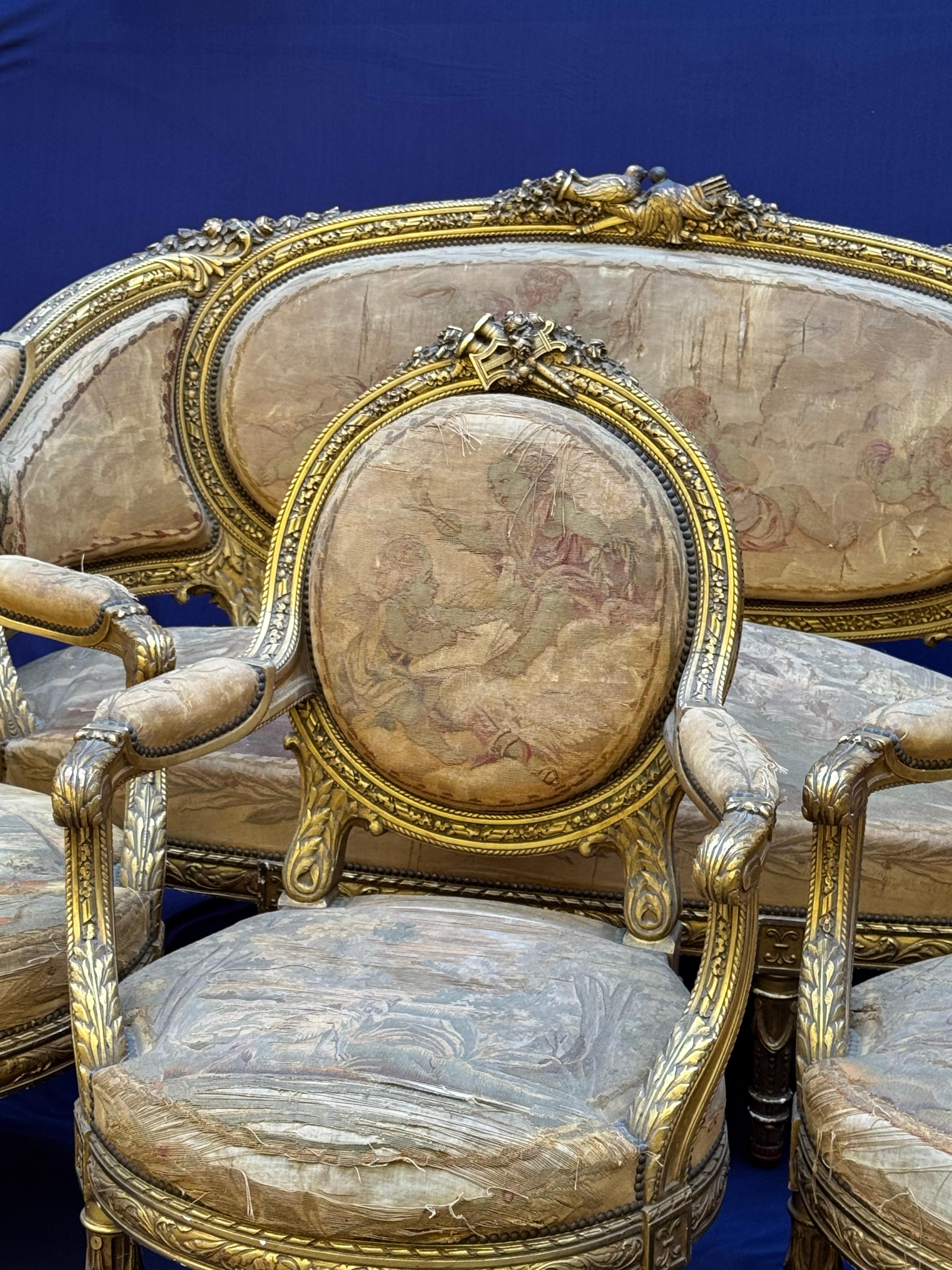 Suite de salón francesa del siglo XIX en madera dorada estilo Luis XVI con tapicería Tapestry Upholstering en venta 4