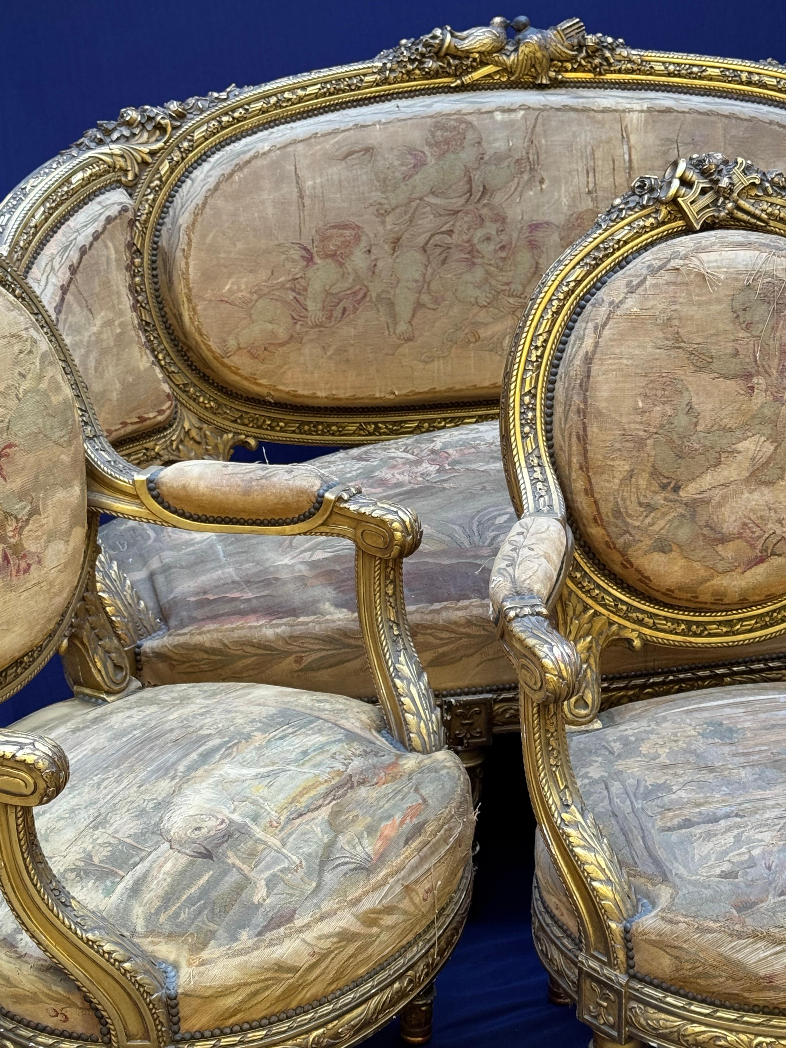 Suite de salón francesa del siglo XIX en madera dorada estilo Luis XVI con tapicería Tapestry Upholstering en venta 3