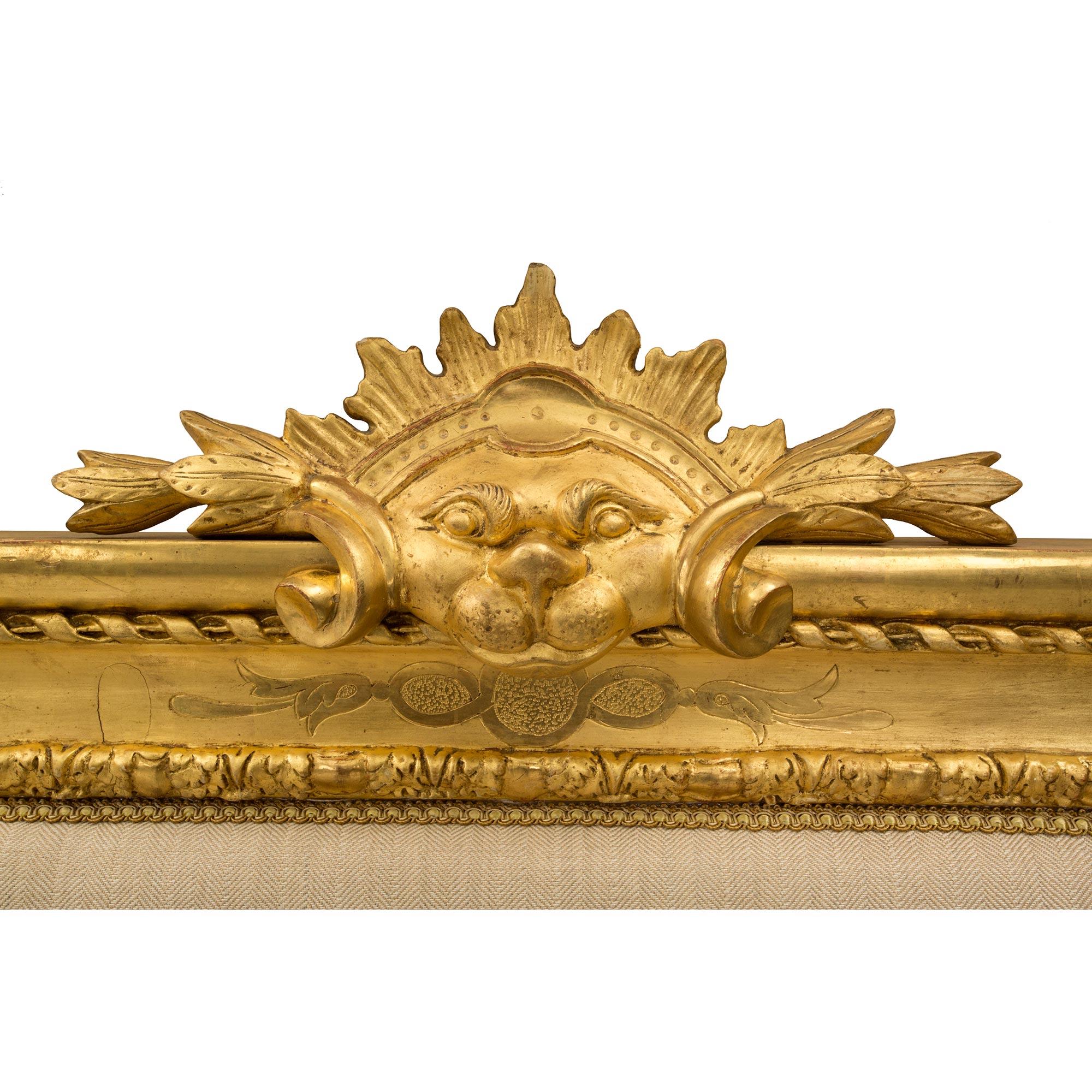 Gepolstertes Kopfteil aus vergoldetem Holz im Louis-XVI.-Stil Frankreichs, 19. Jahrhundert (Polster) im Angebot