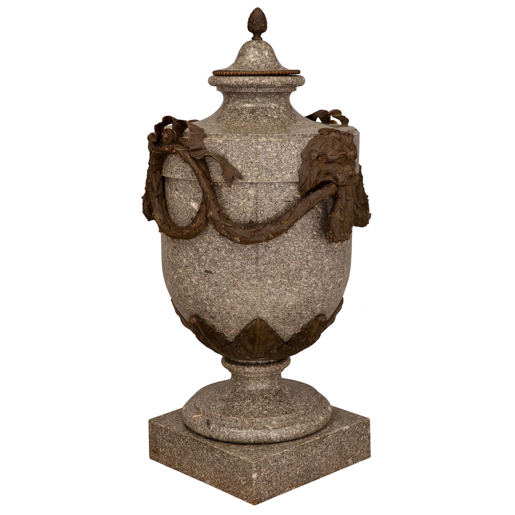 French 19th Century Louis XVI Style Granite and Patinated Bronze Lidded Urn In Good Condition For Sale In West Palm Beach, FL