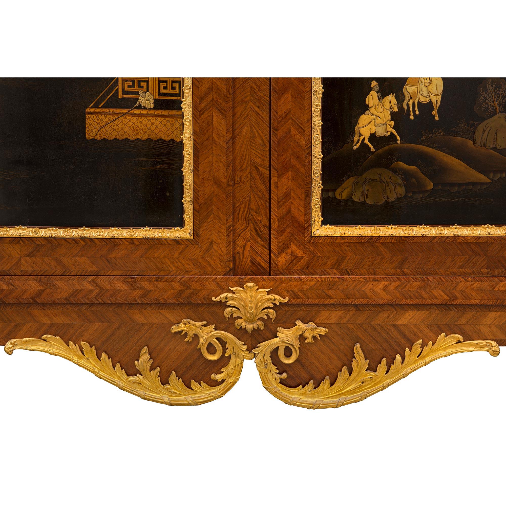 Meuble de rangement japonais en laque noire de style Louis XVI du 19e siècle français en vente 4