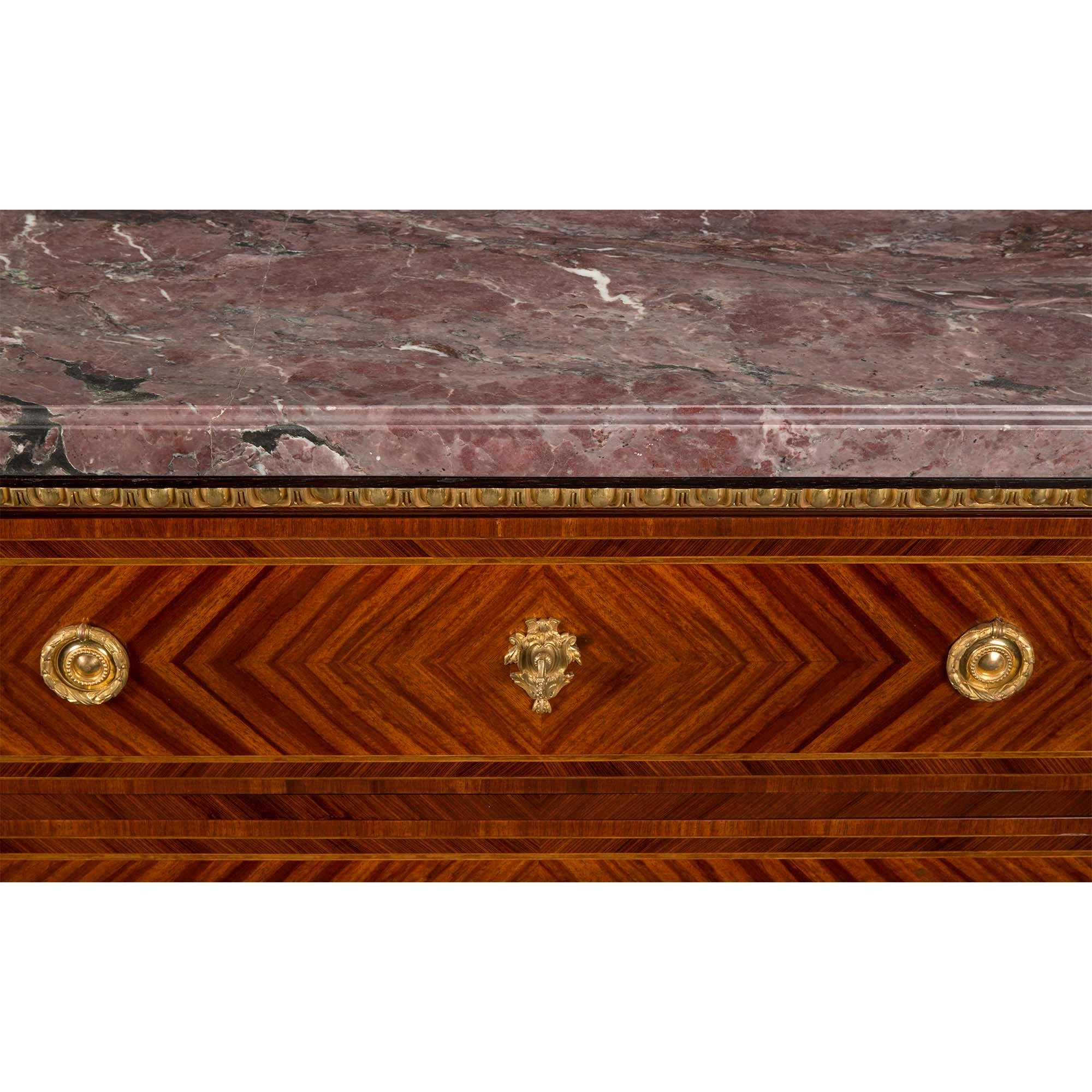 Similoro Buffet francese del XIX secolo in stile Luigi XVI in legno di re, tulipano e ormeggio in vendita