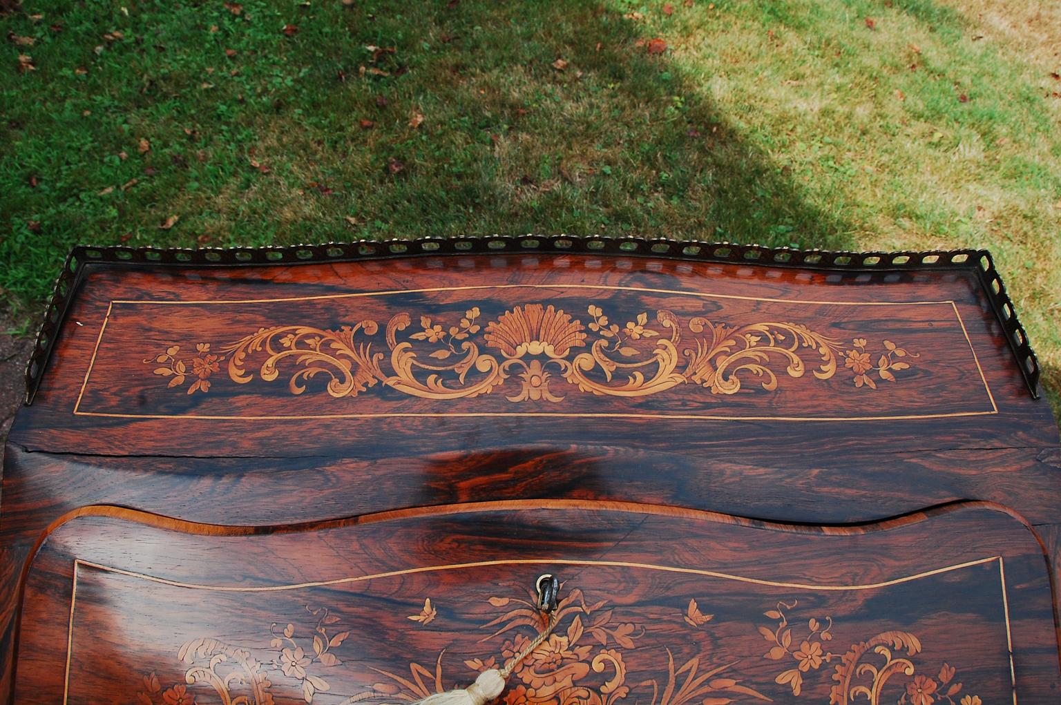 French 19th Century Louis XVI Style Ladies Writing Desk Marquetry Inlay For Sale 1