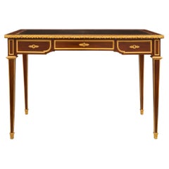 Schreibtisch aus Mahagoni und Goldbronze im Louis-XVI.-Stil des 19. Jahrhunderts