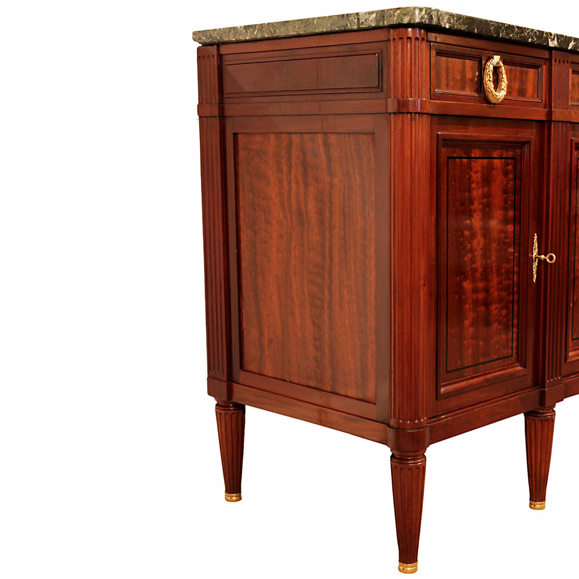 French 19th Century Louis XVI Style Mahogany Buffet In Good Condition For Sale In West Palm Beach, FL