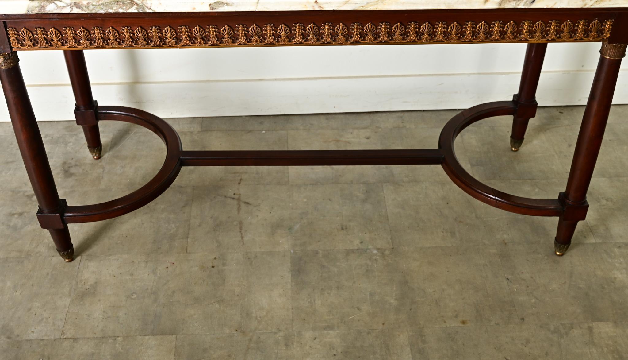 Mesa central francesa de caoba estilo Luis XVI del siglo XIX en venta 1