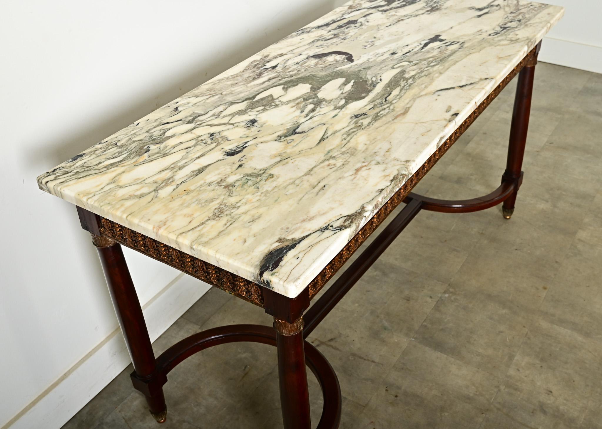 Mesa central francesa de caoba estilo Luis XVI del siglo XIX en venta 2