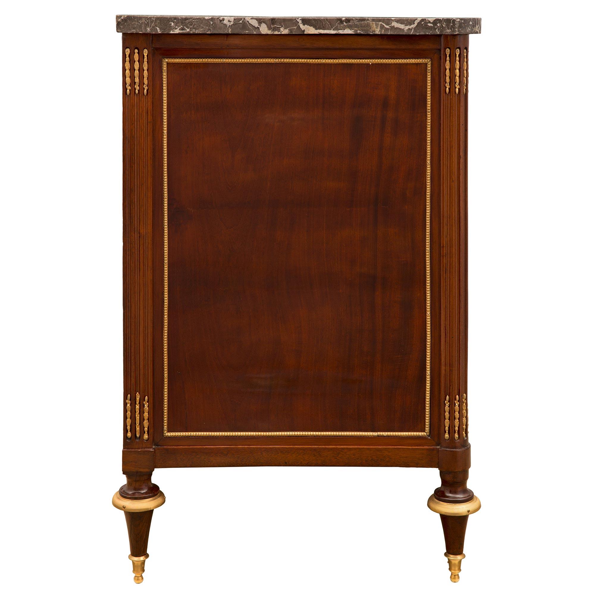 French 19th Century Louis XVI Style Mahogany Commode For Sale 1