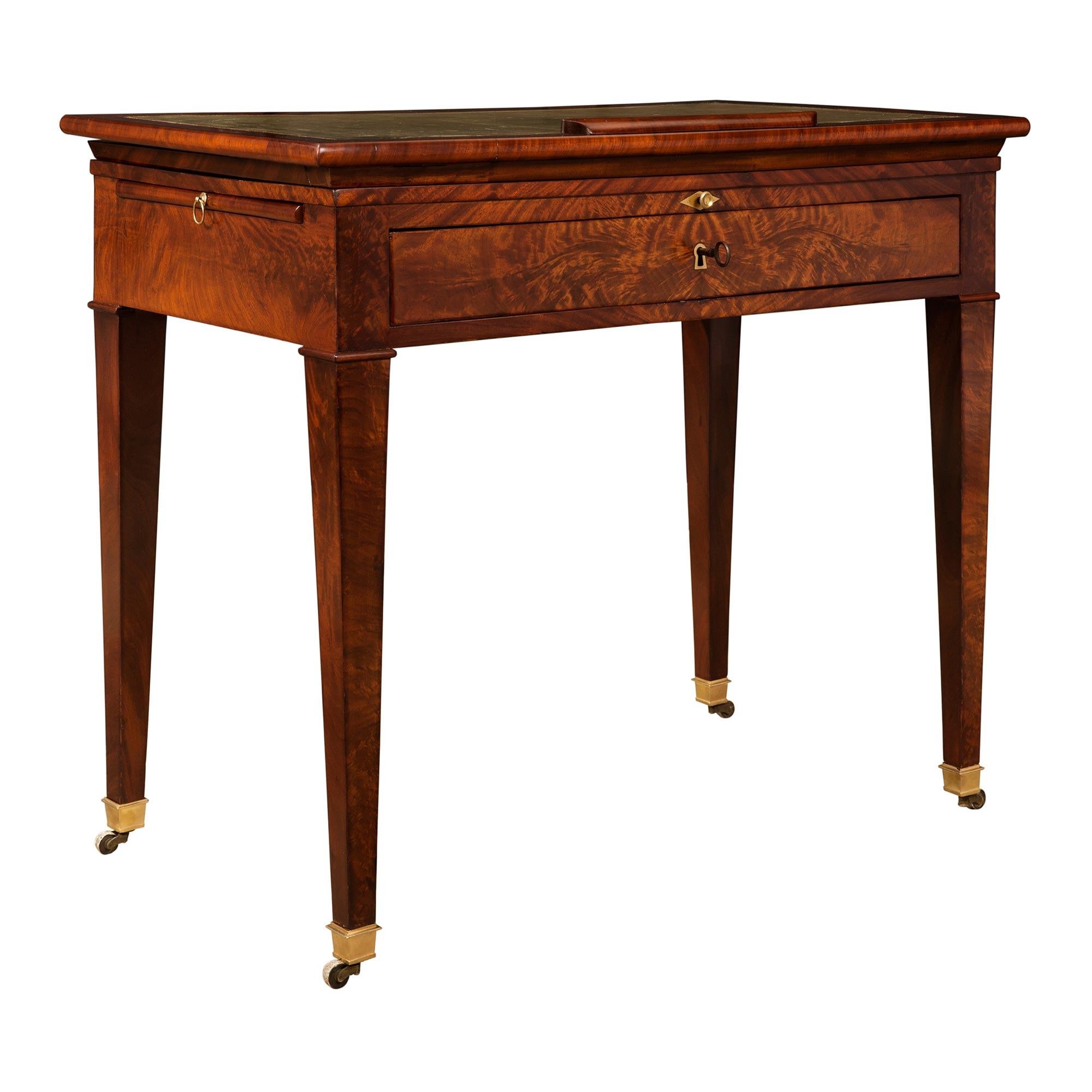 French 19th Century Louis XVI Style Mahogany Desk ‘A la Tronchin’ In Good Condition For Sale In West Palm Beach, FL