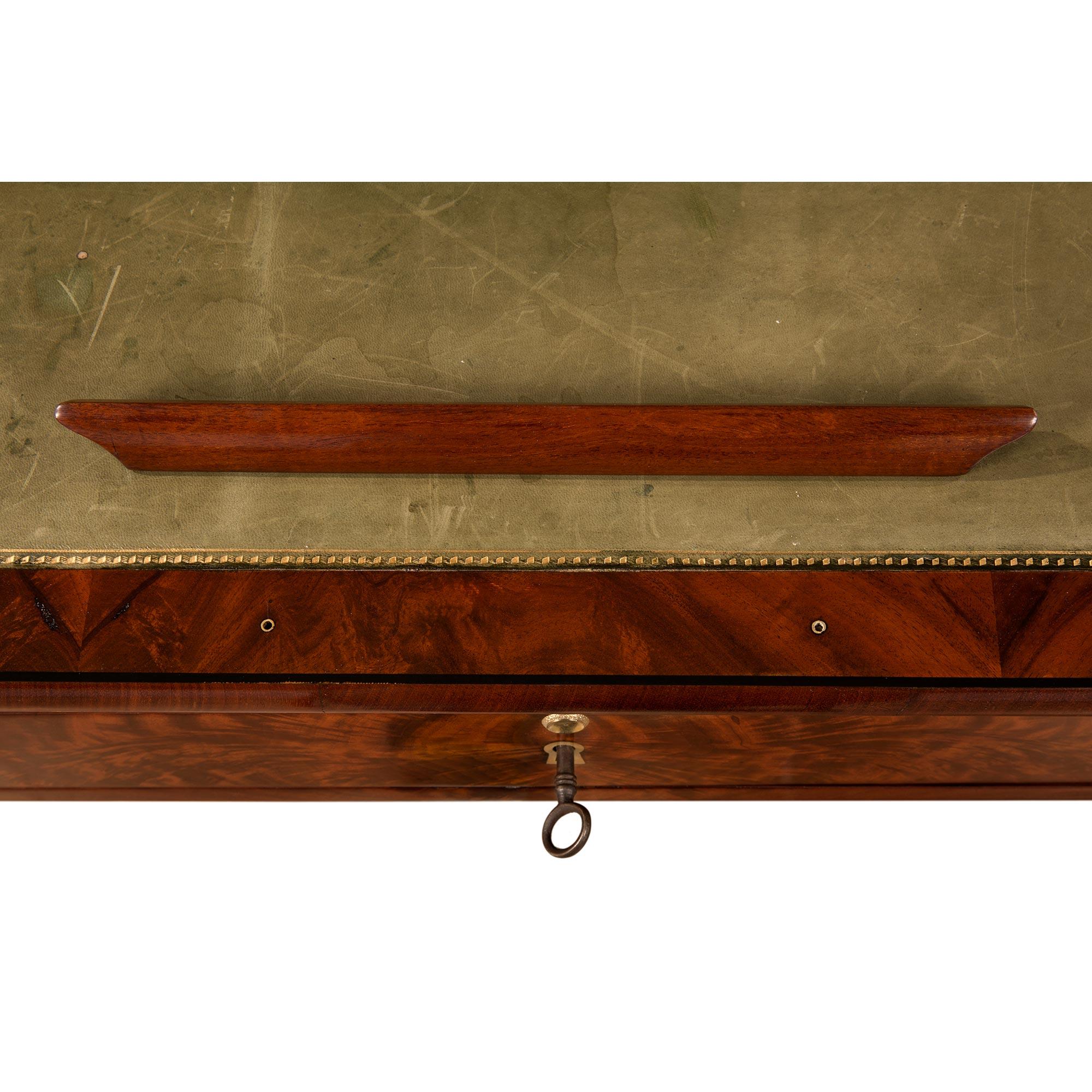 French 19th Century Louis XVI Style Mahogany Desk ‘A la Tronchin’ For Sale 5